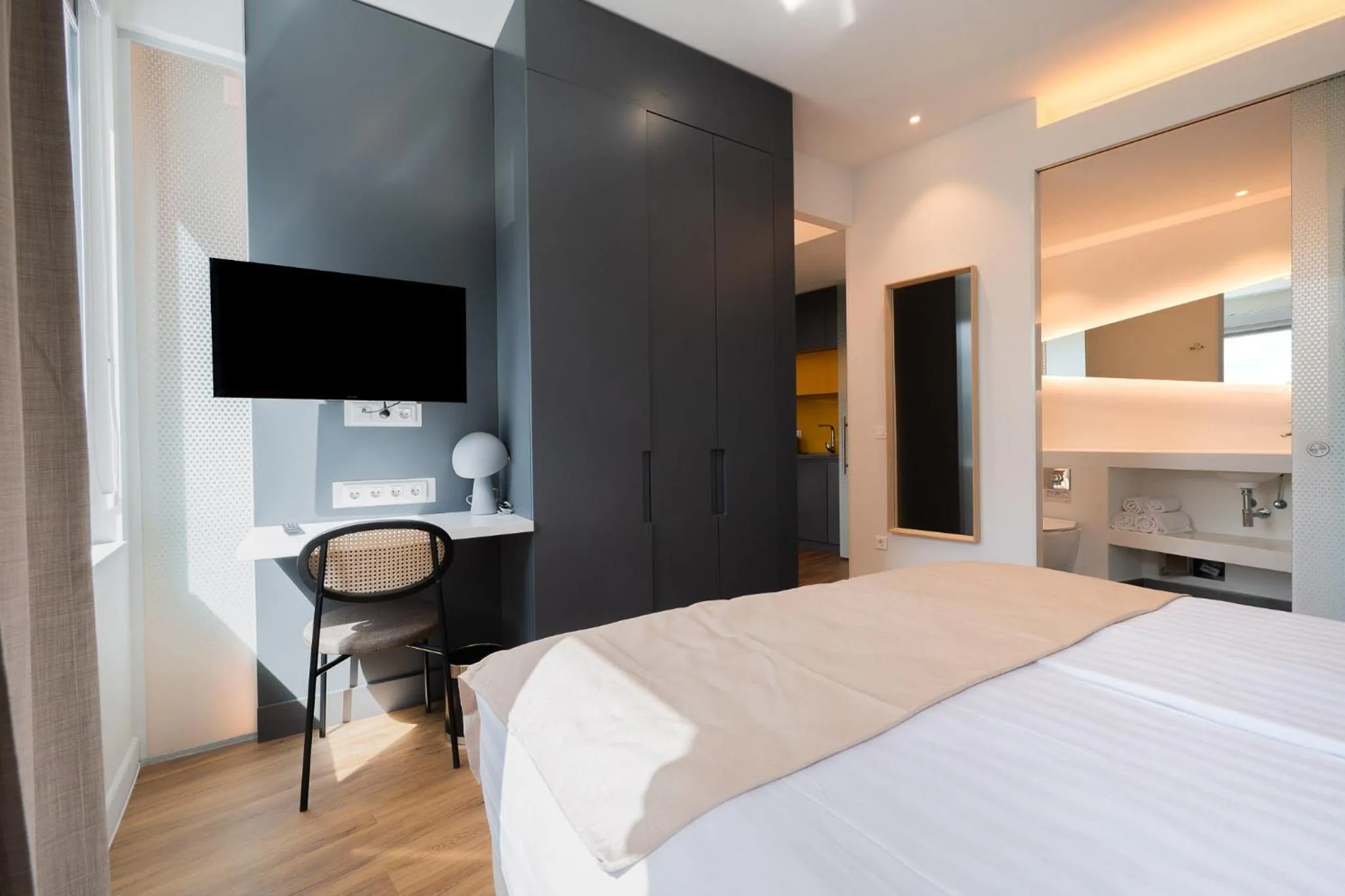 Bed in Limehome Amsterdam Gatwickstraat