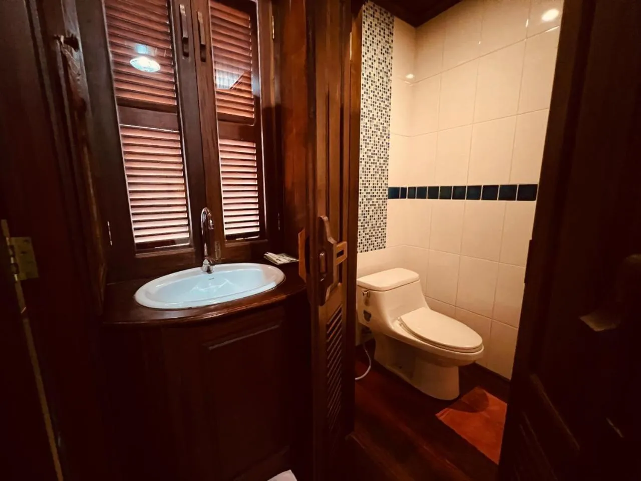 Bathroom in Pumalin Villa