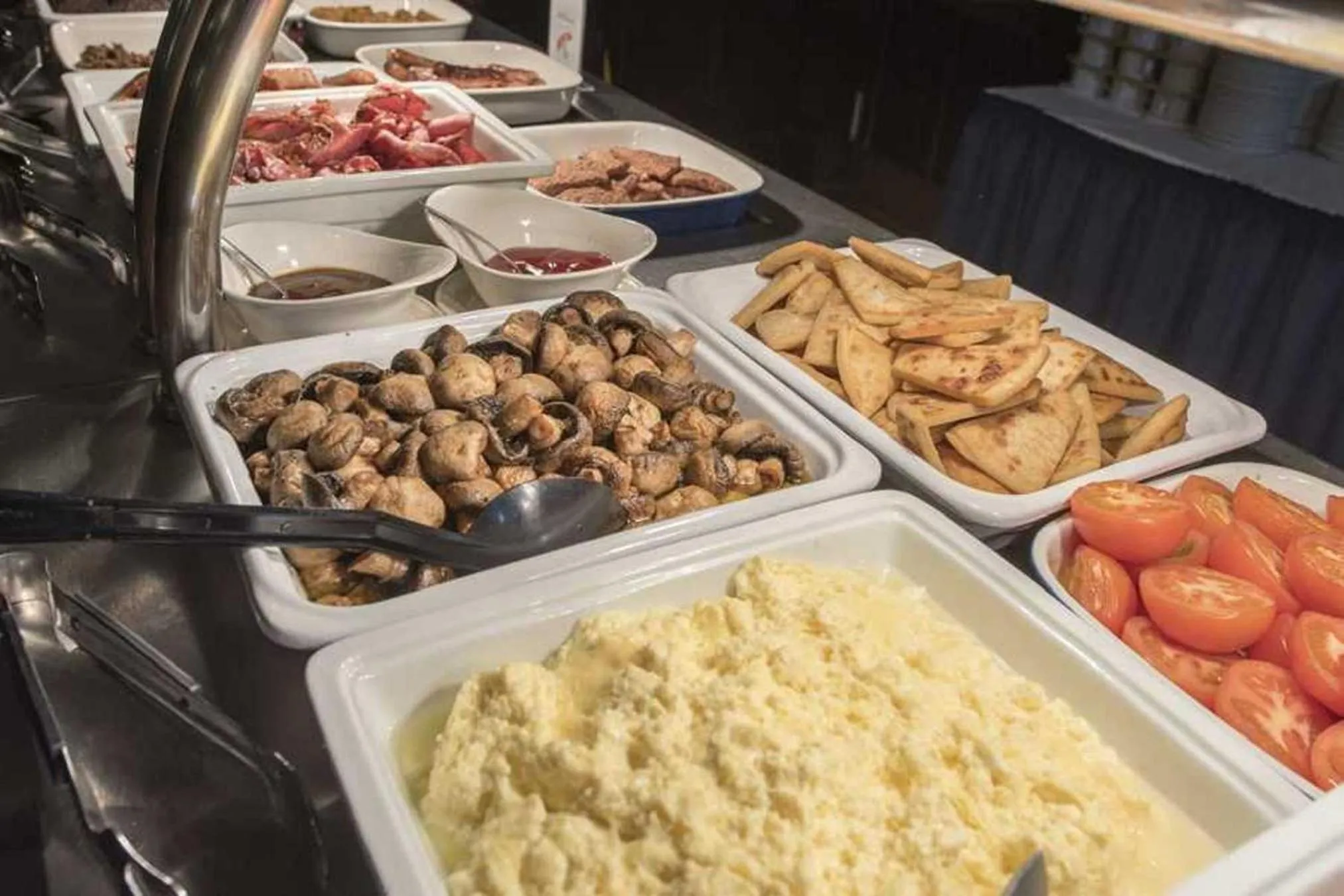 Buffet breakfast in Salutation Hotel