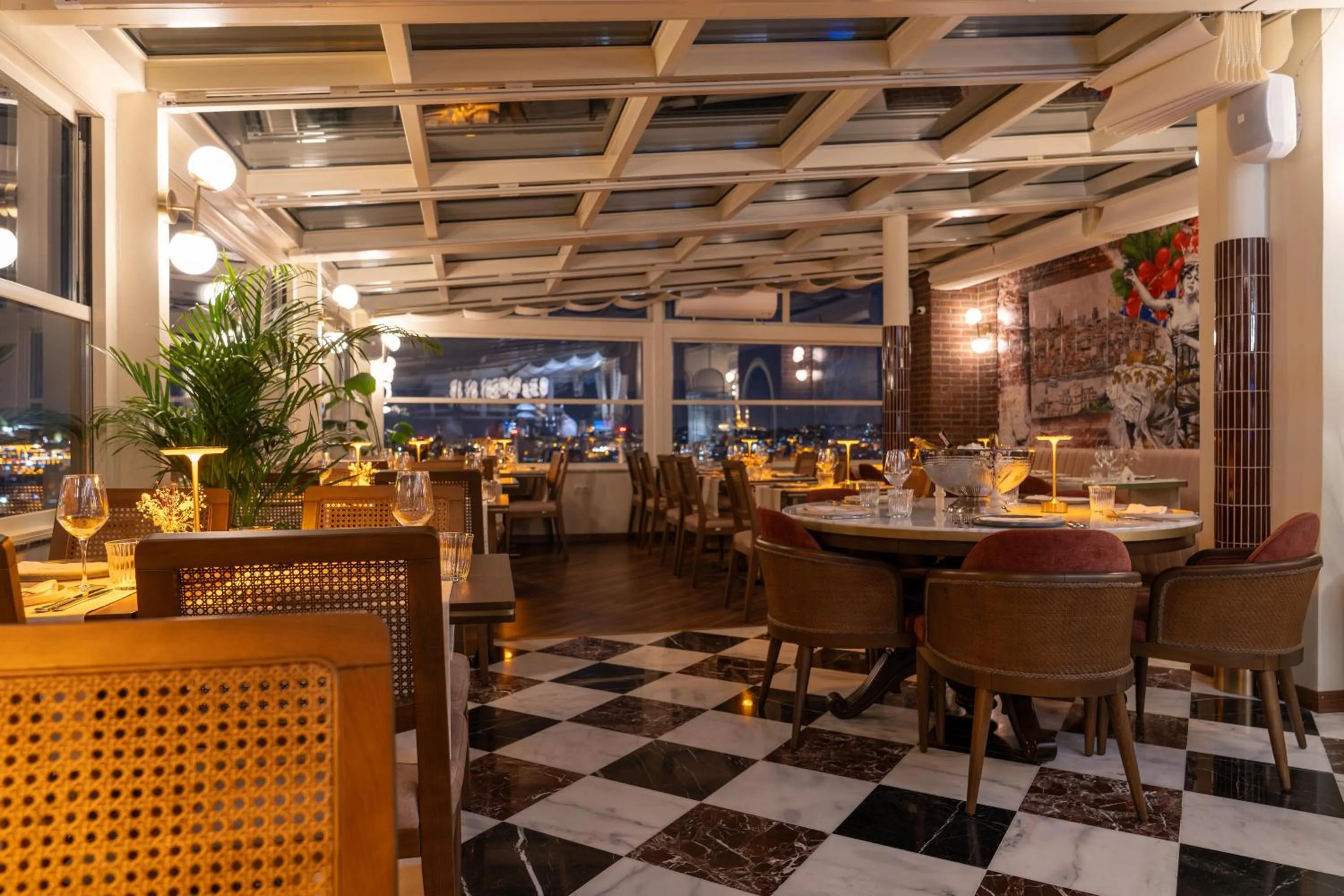 Restaurant/places to eat in Querencia Hotel