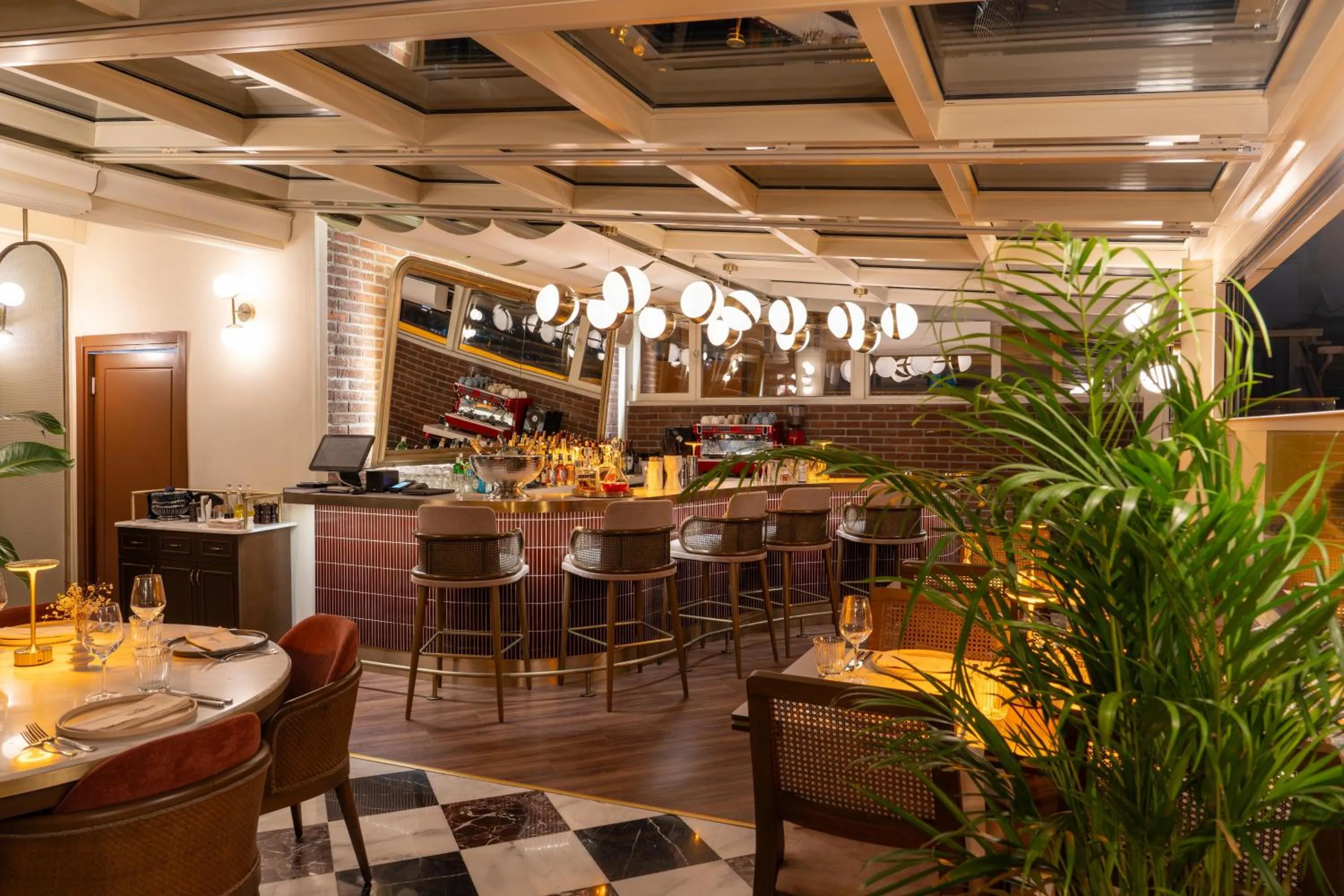 Restaurant/places to eat in Querencia Hotel