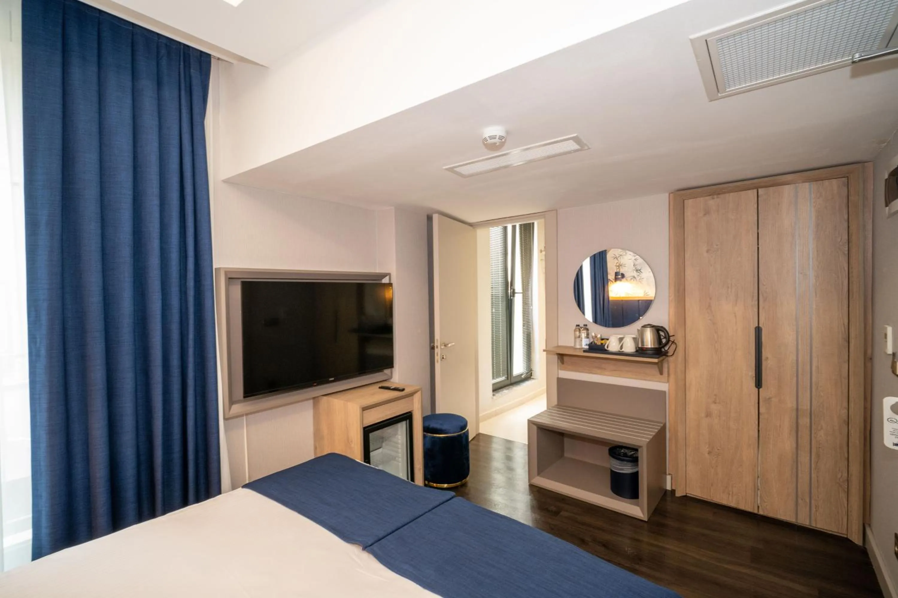 TV and multimedia in Querencia Hotel