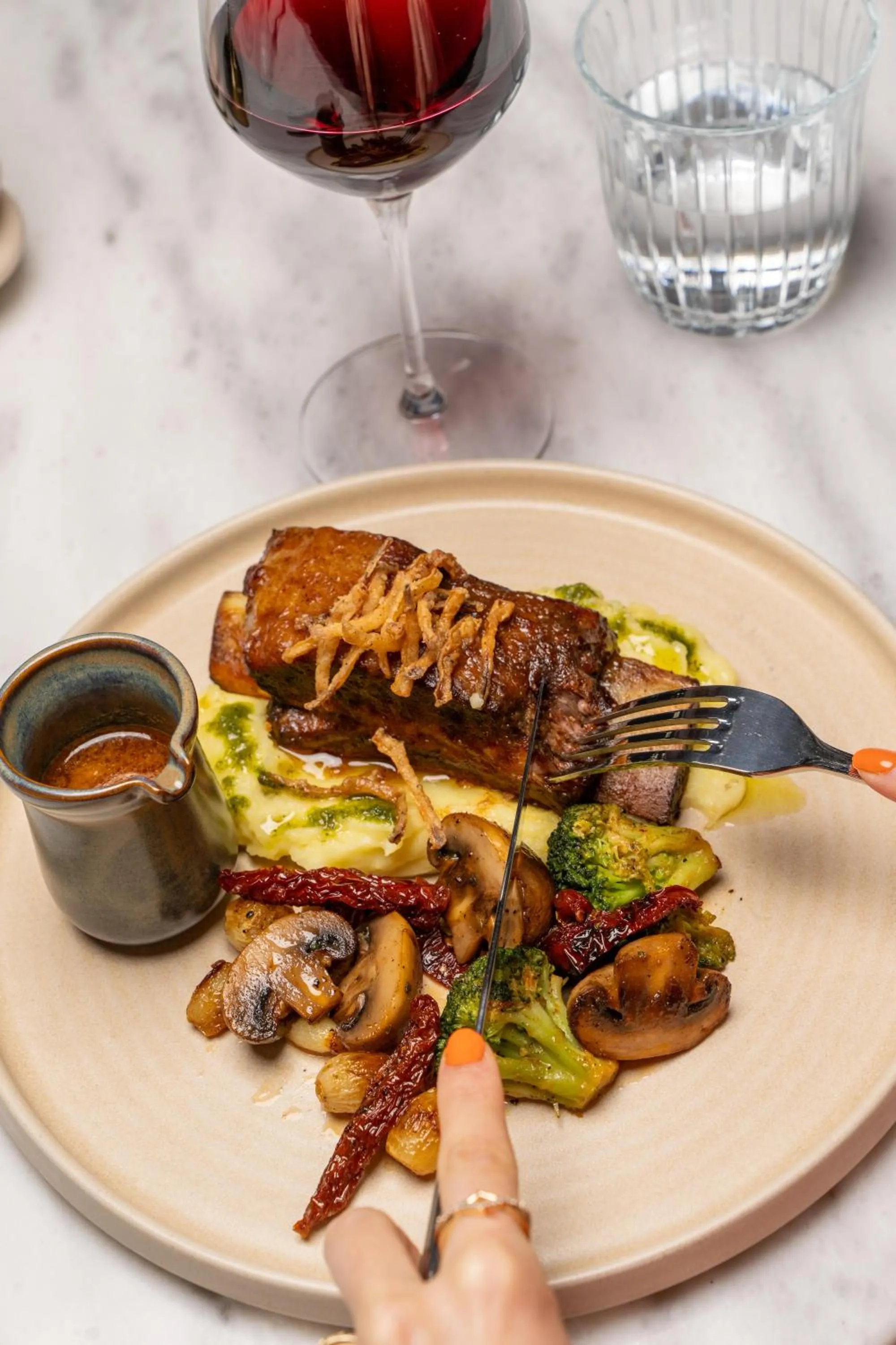 Food and drinks in Querencia Hotel