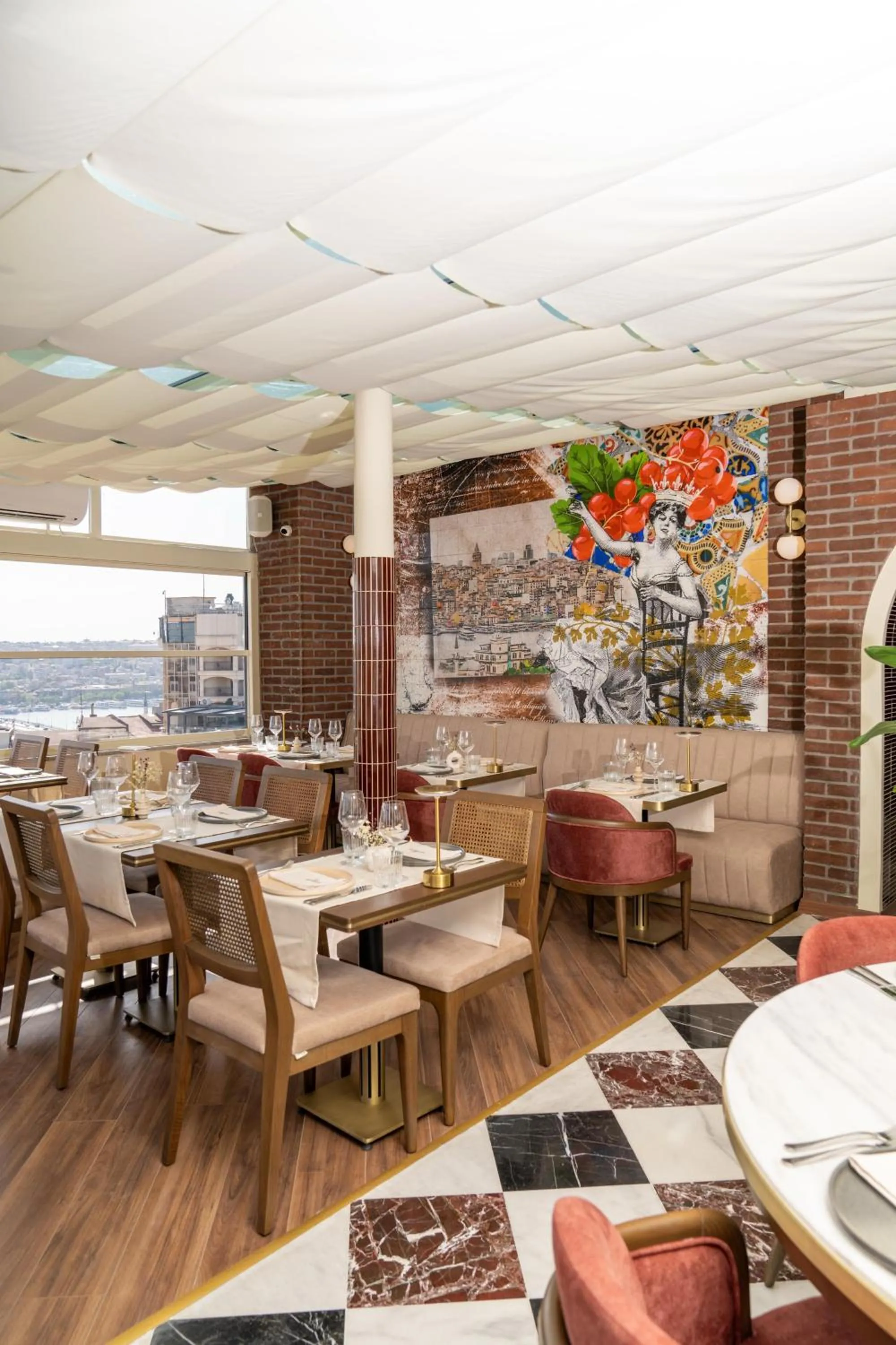 Restaurant/places to eat in Querencia Hotel