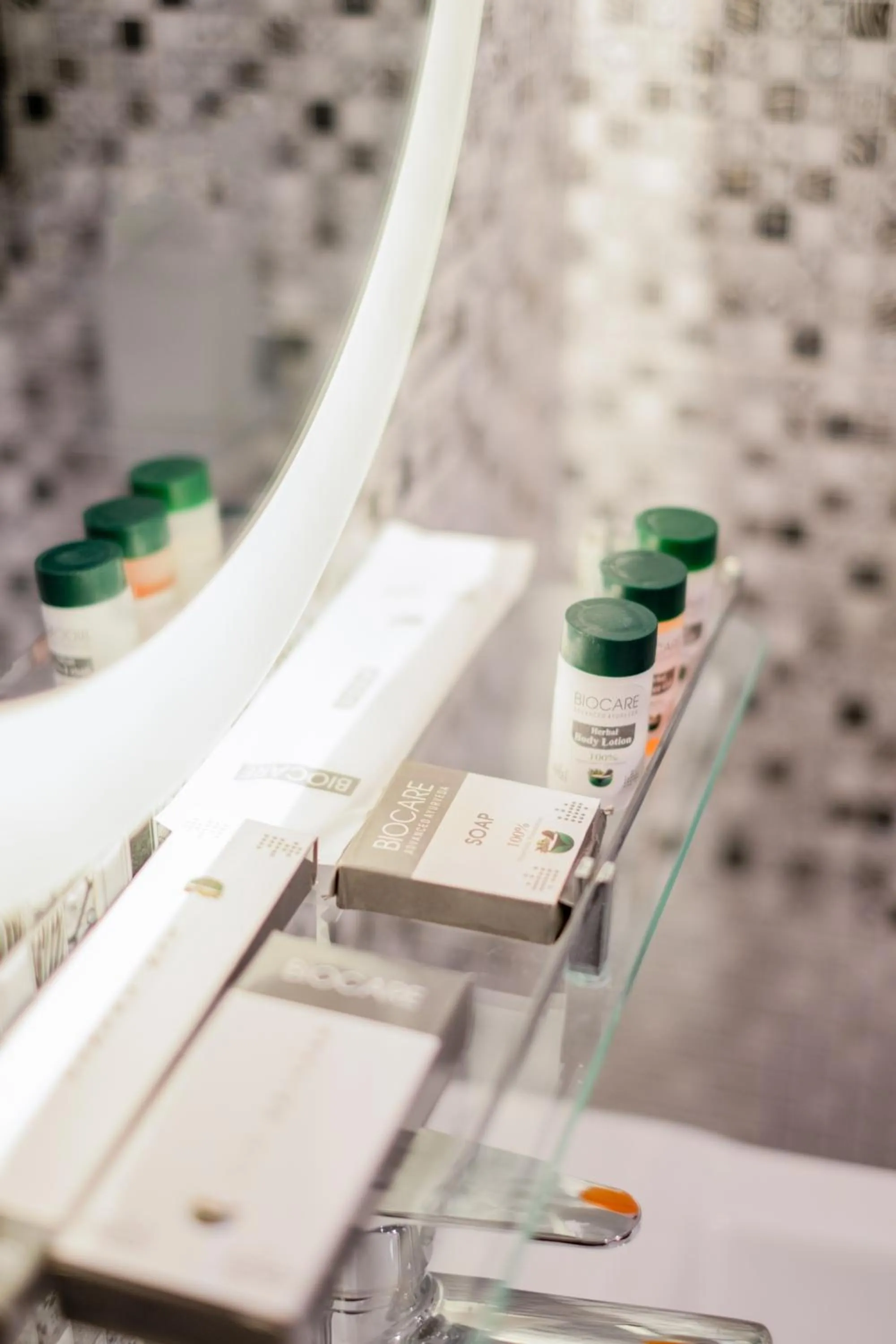 Bathroom in Moghal Mahal Resort Rajbagh Srinagar