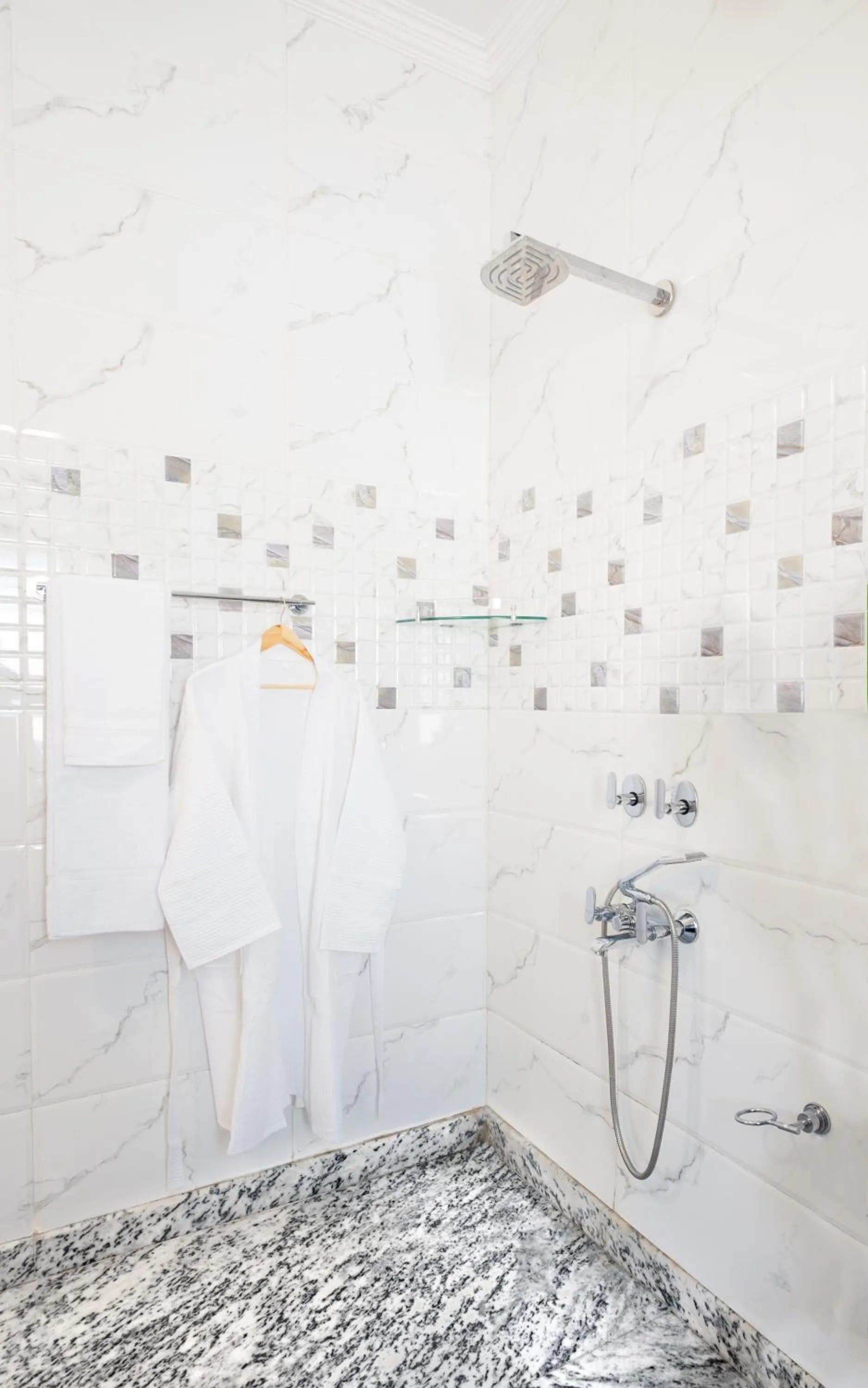 Shower in Moghal Mahal Resort Rajbagh Srinagar