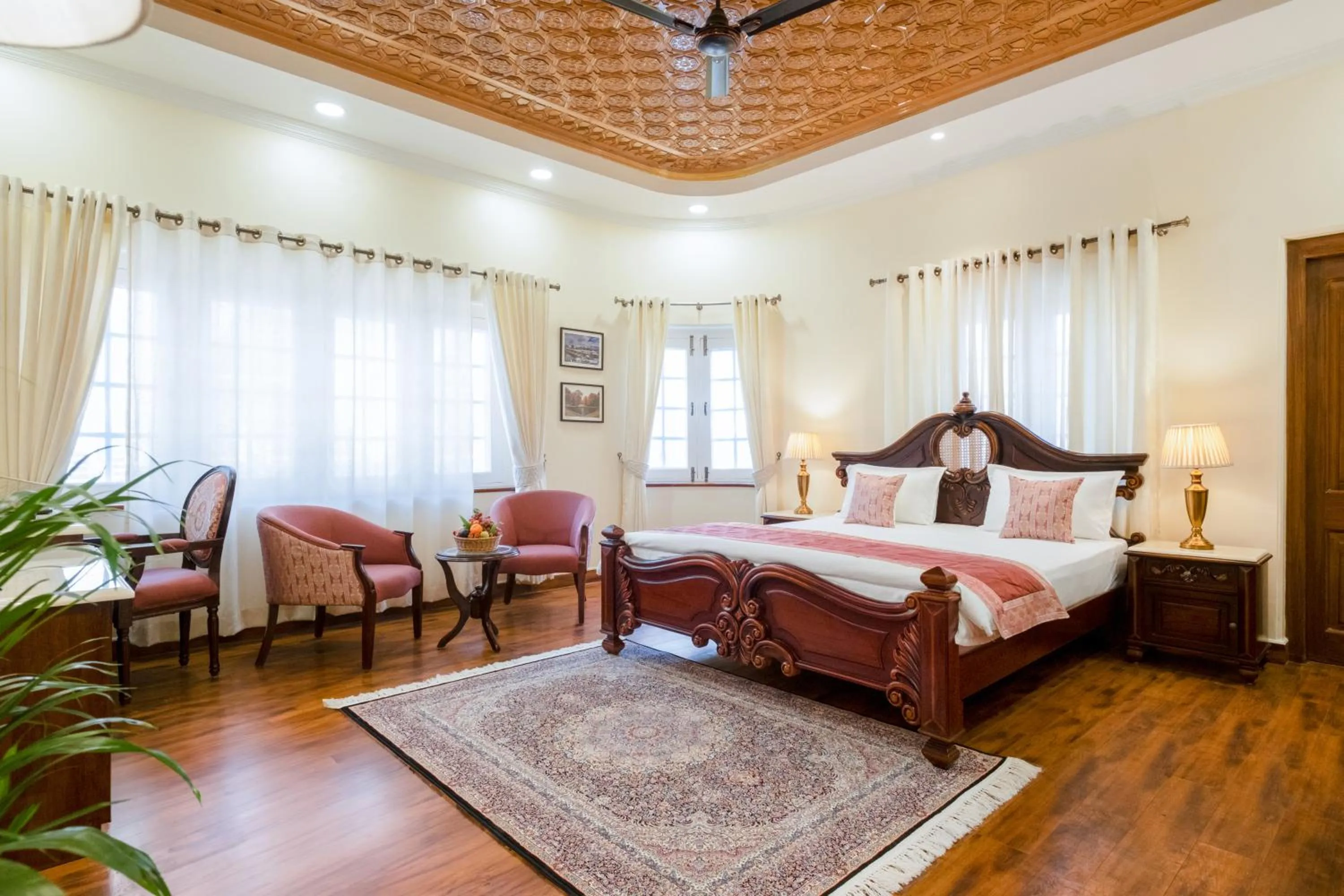 Bed in Moghal Mahal Resort Rajbagh Srinagar