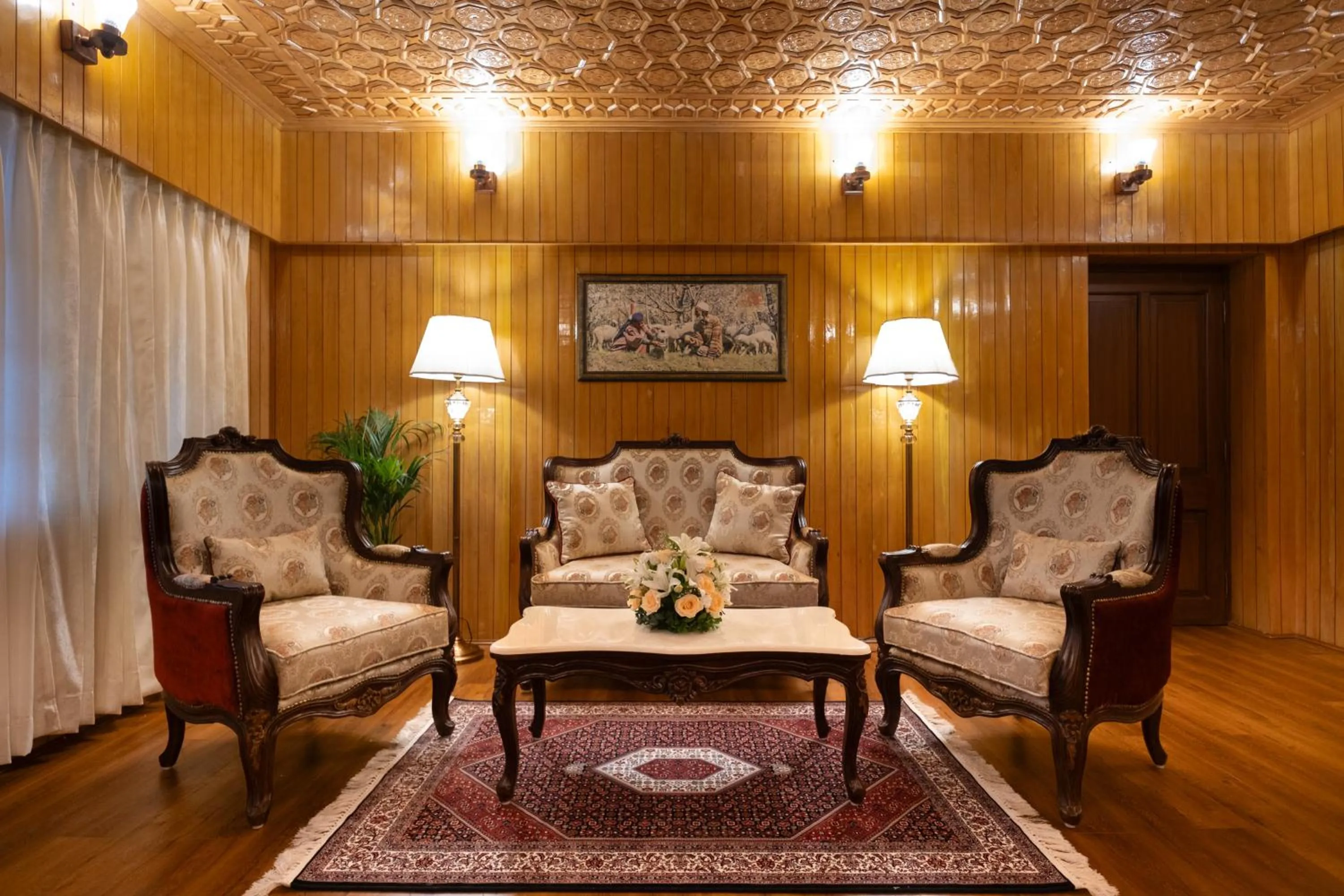 Living room in Moghal Mahal Resort Rajbagh Srinagar