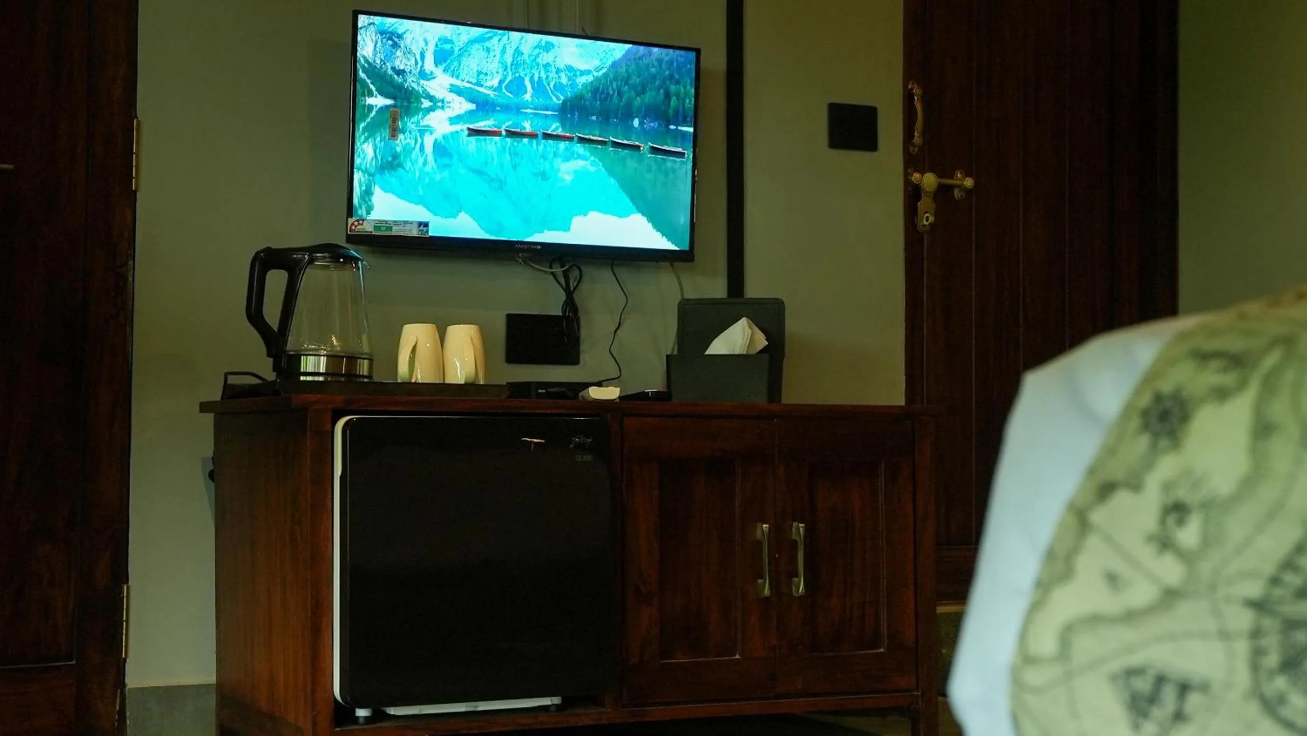 TV and multimedia in Sort By Stays, Grand Peddem, Anjuna