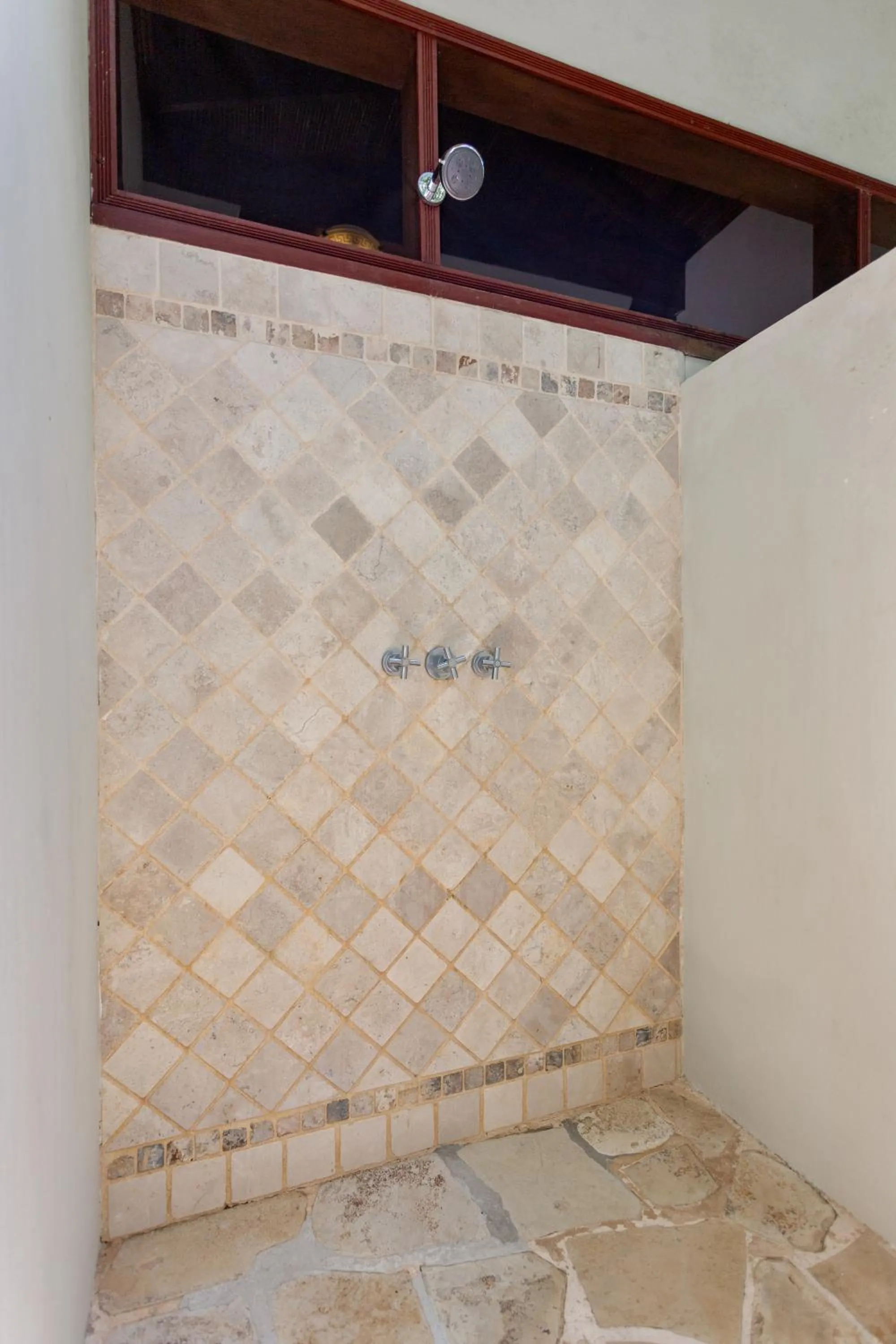 Shower in Ian Anderson Caves Branch Jungle Lodge