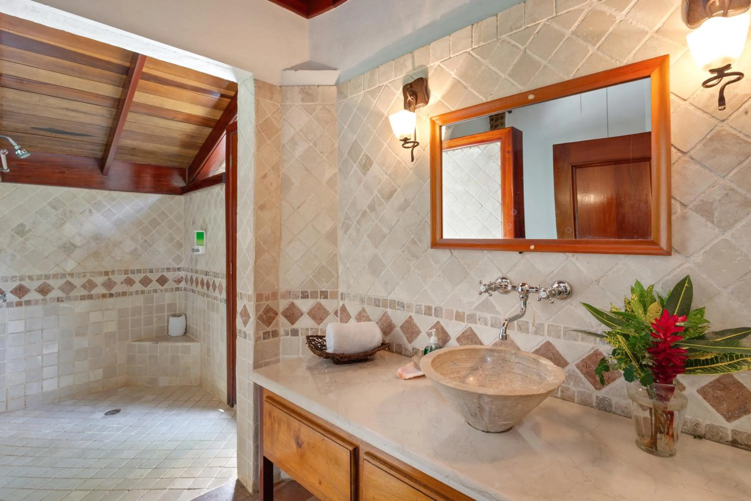 Bathroom in Ian Anderson Caves Branch Jungle Lodge