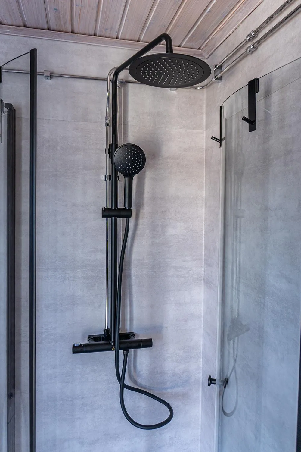 Shower in Perchlodge