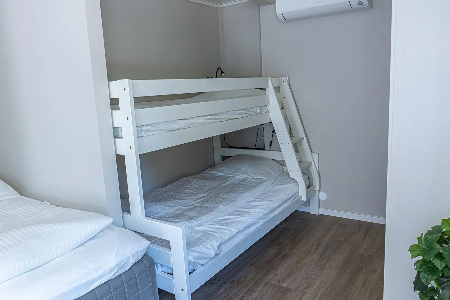 Photo of the whole room, Bed in Perchlodge