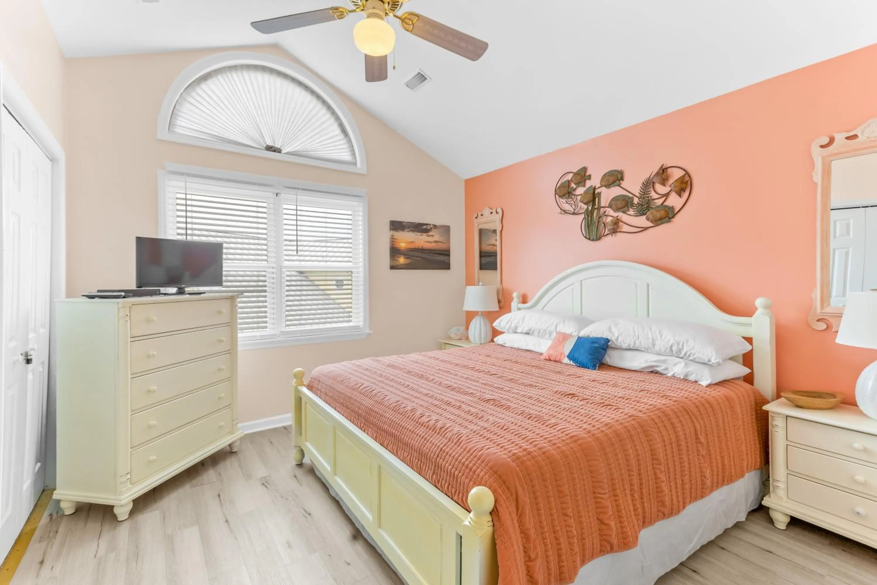 Bed in Lowe Tide
