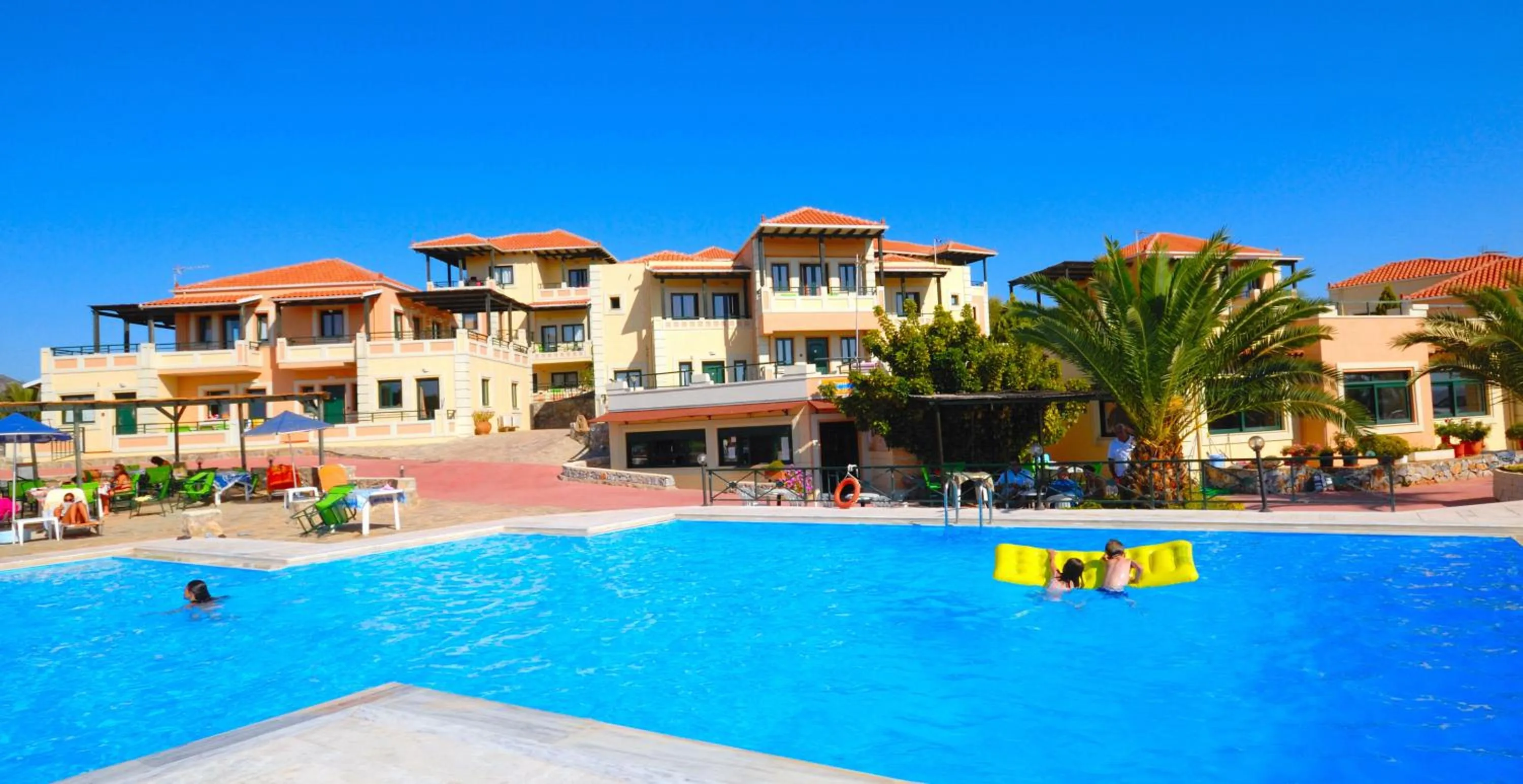 Swimming pool in Aloni Suites