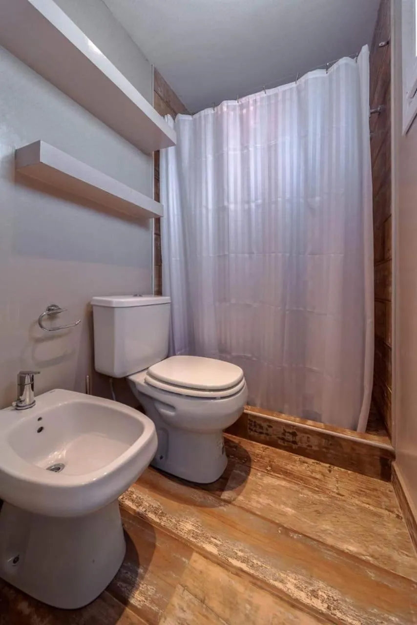 Shower in Romina Art Hotel