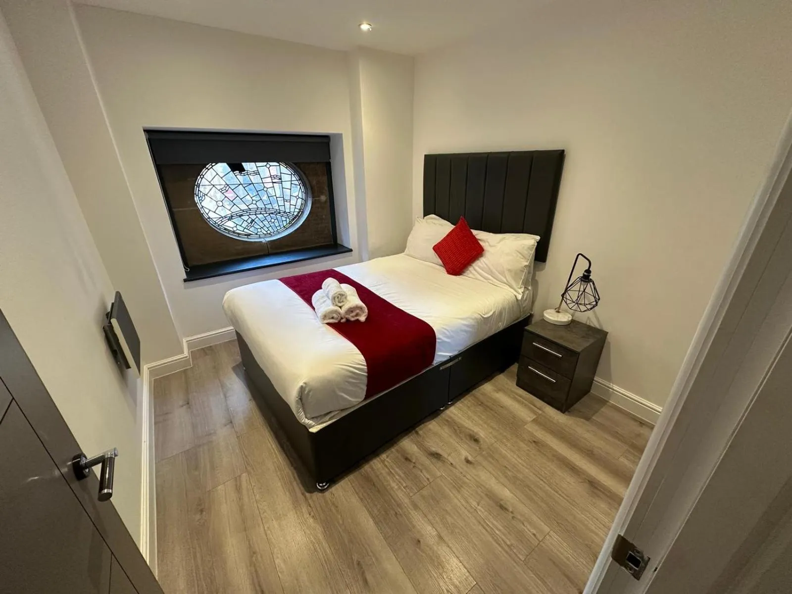 Bed in Dale Street Apartments Liverpool by Beehosting