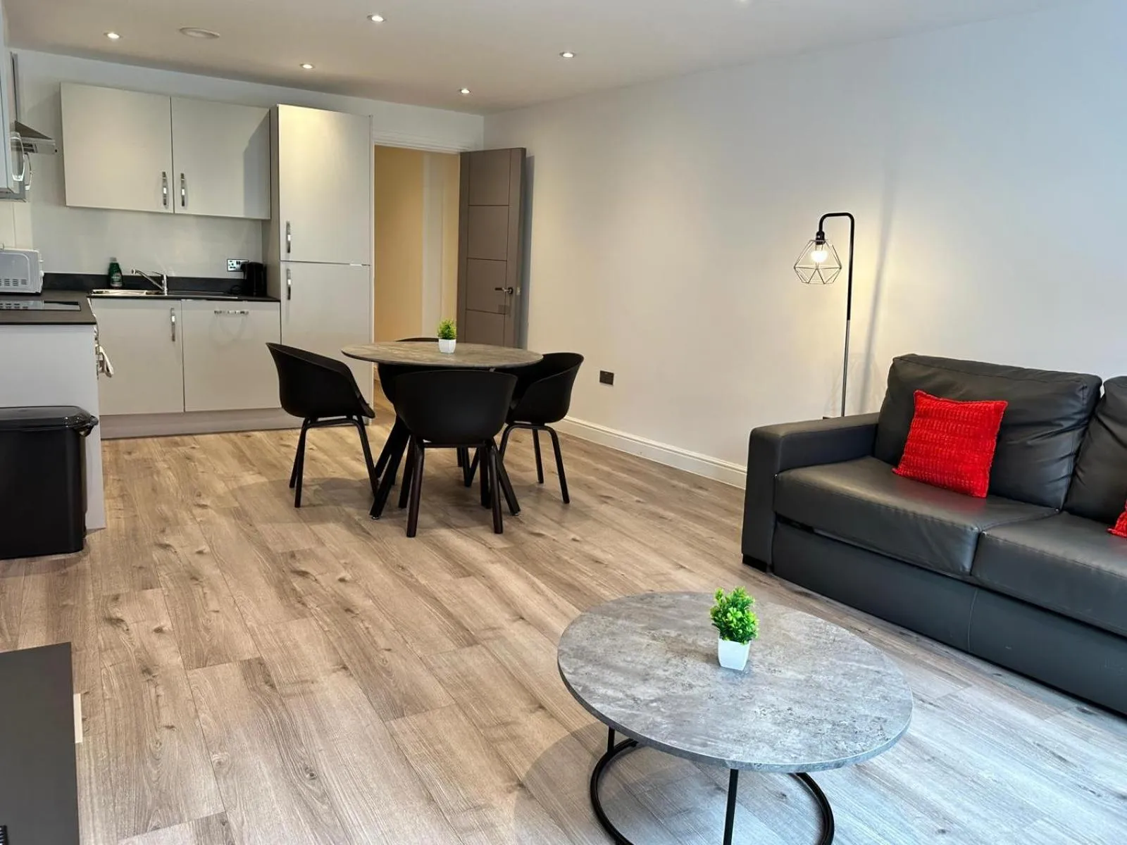 Kitchen or kitchenette in Alur Apartments Liverpool Central