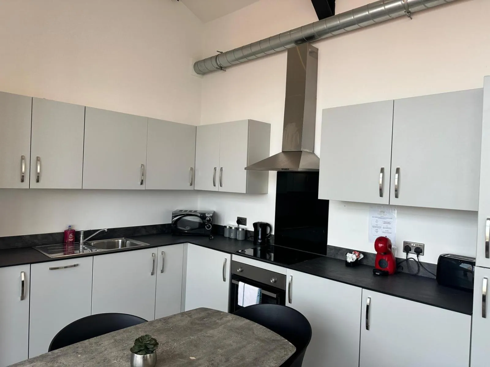 Kitchen or kitchenette in Alur Apartments Liverpool Central