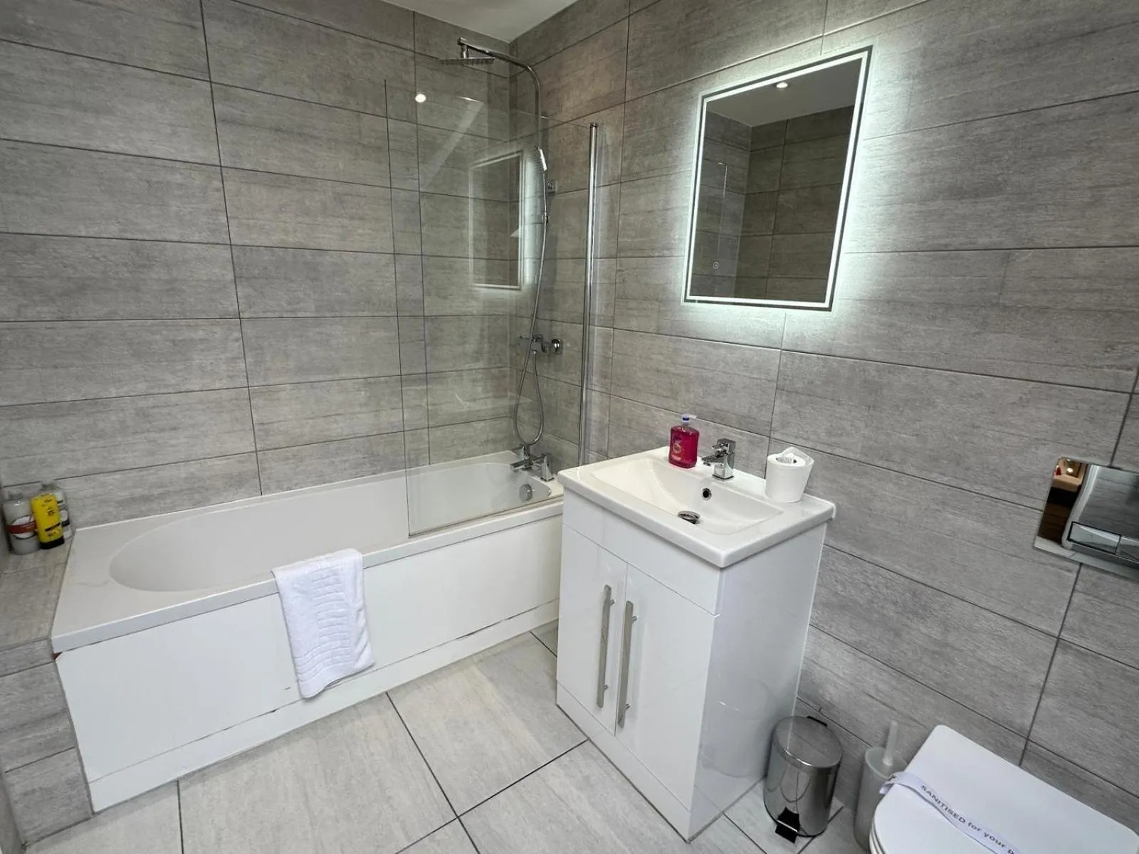 Shower in Alur Apartments Liverpool Central
