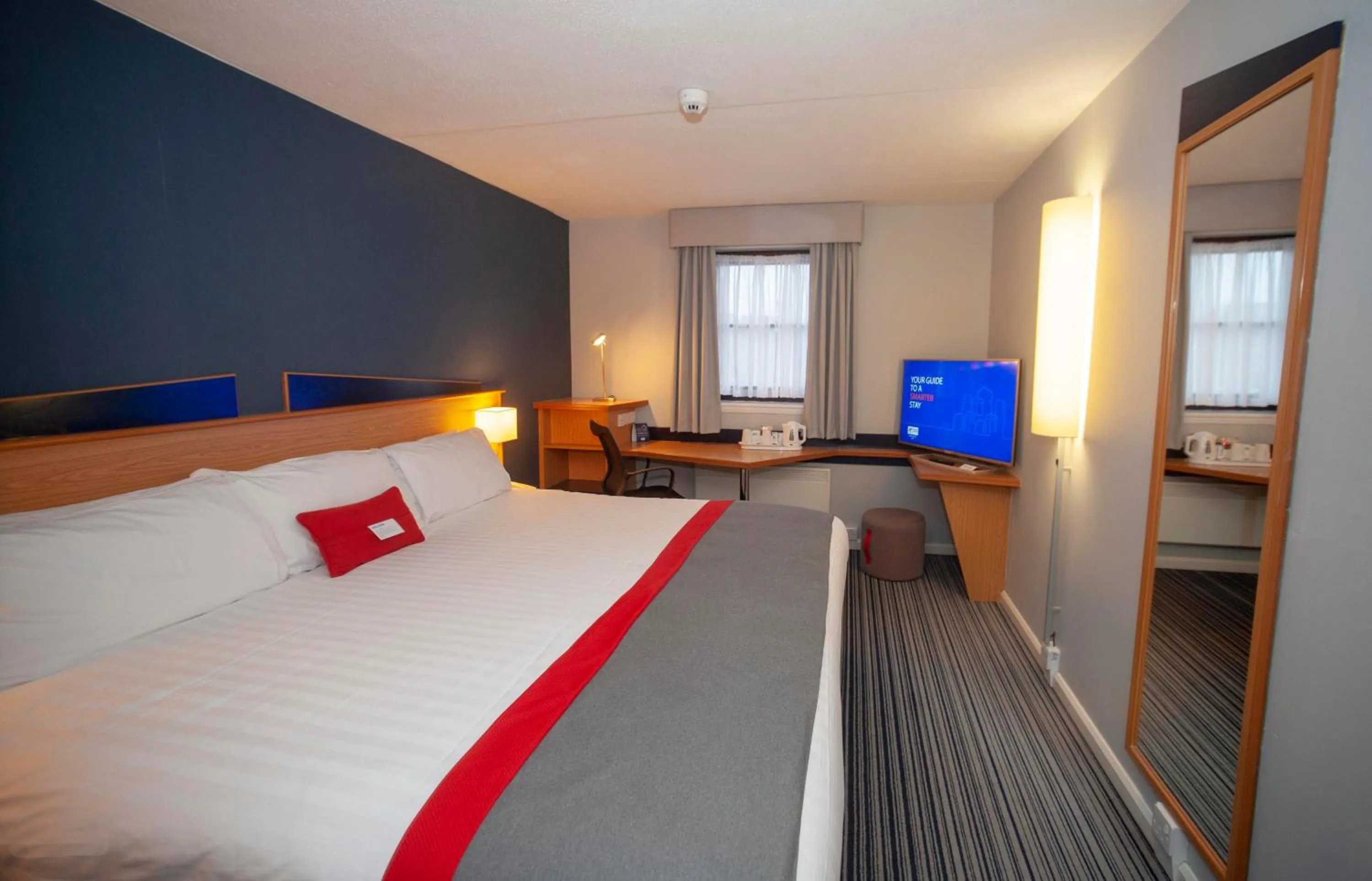 Photo of the whole room, Bed in Holiday Inn Express Perth by IHG