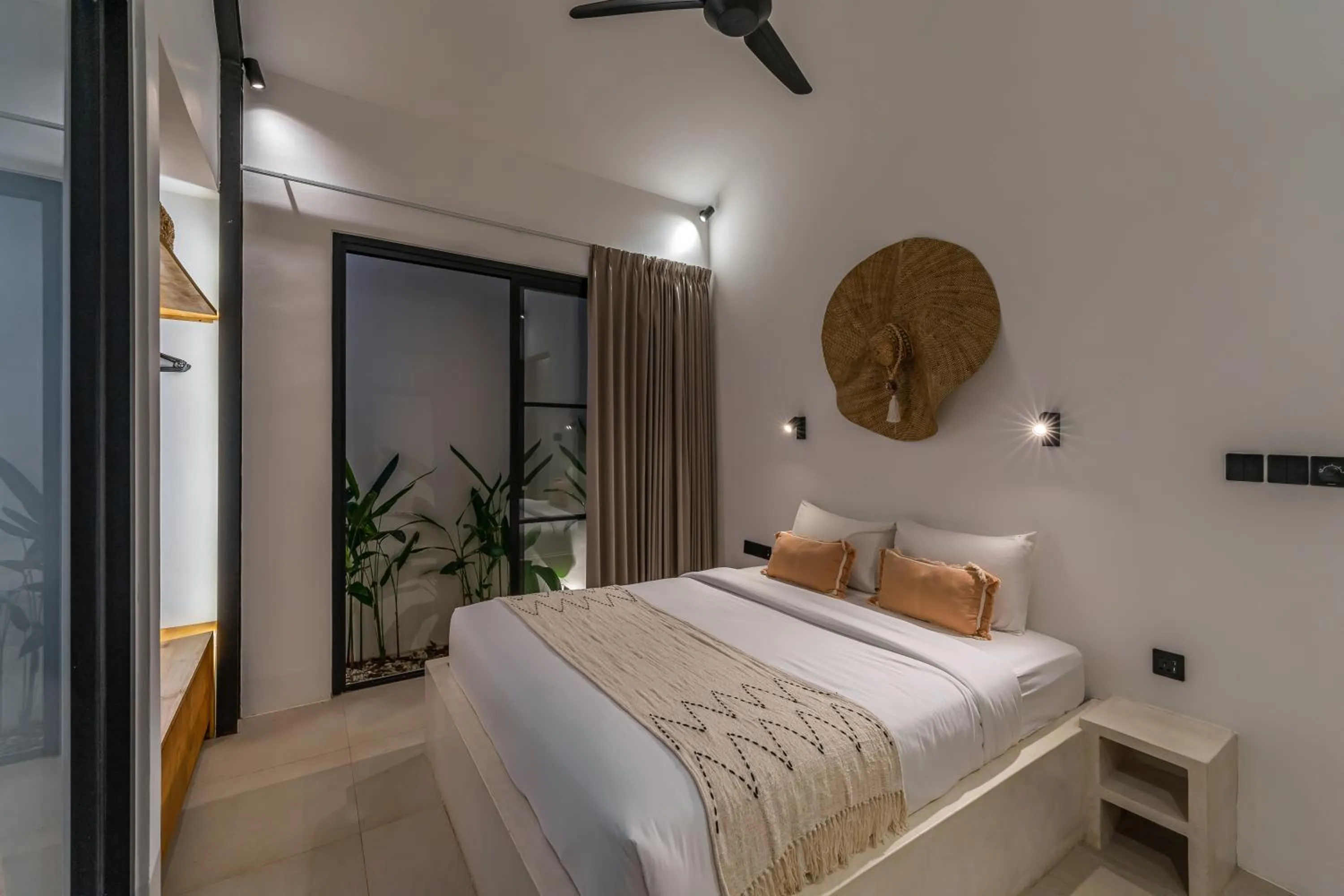 Bed in Villa Coco Nuts Pererenan