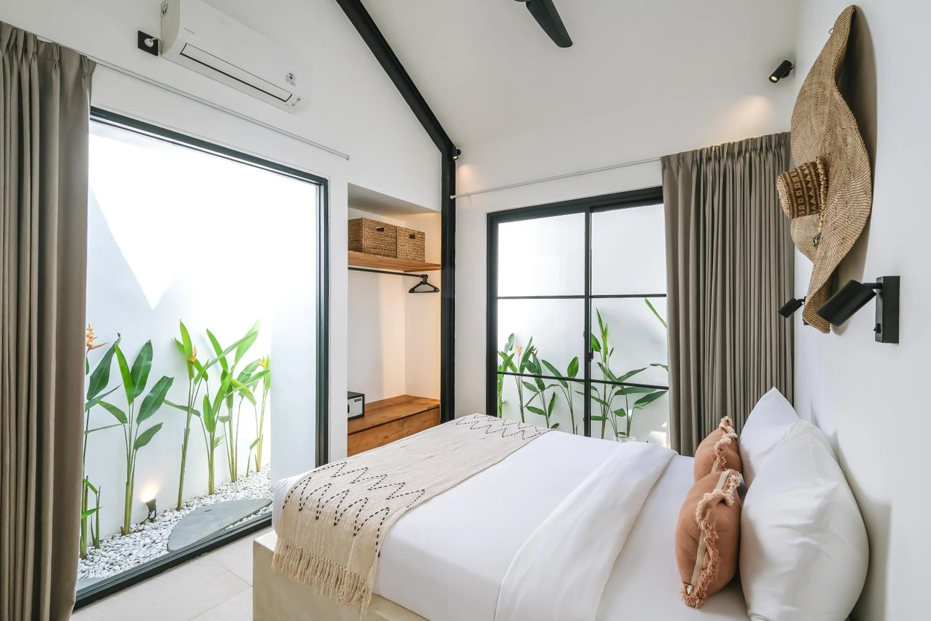Bed in Villa Coco Nuts Pererenan