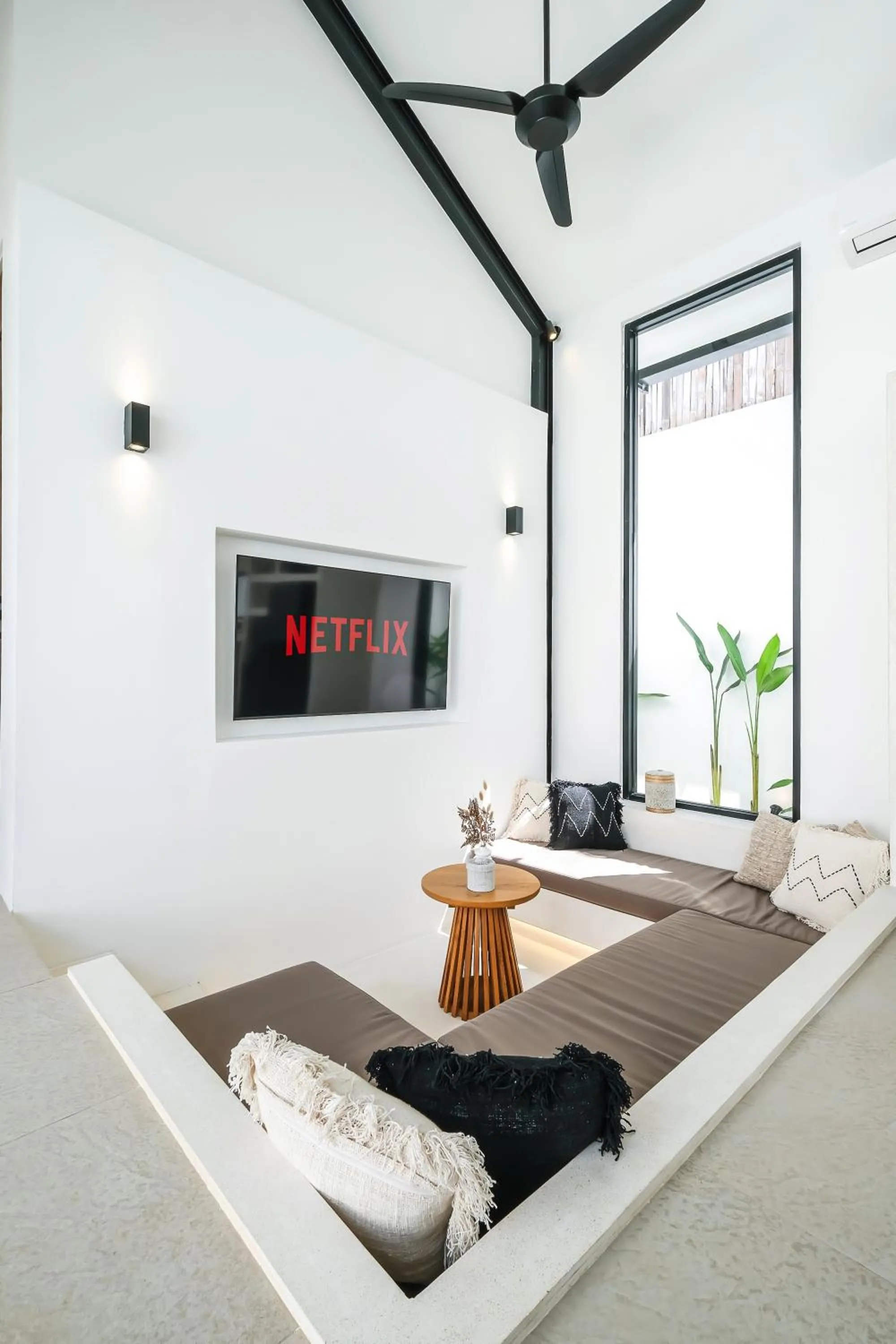 Bed in Villa Coco Nuts Pererenan