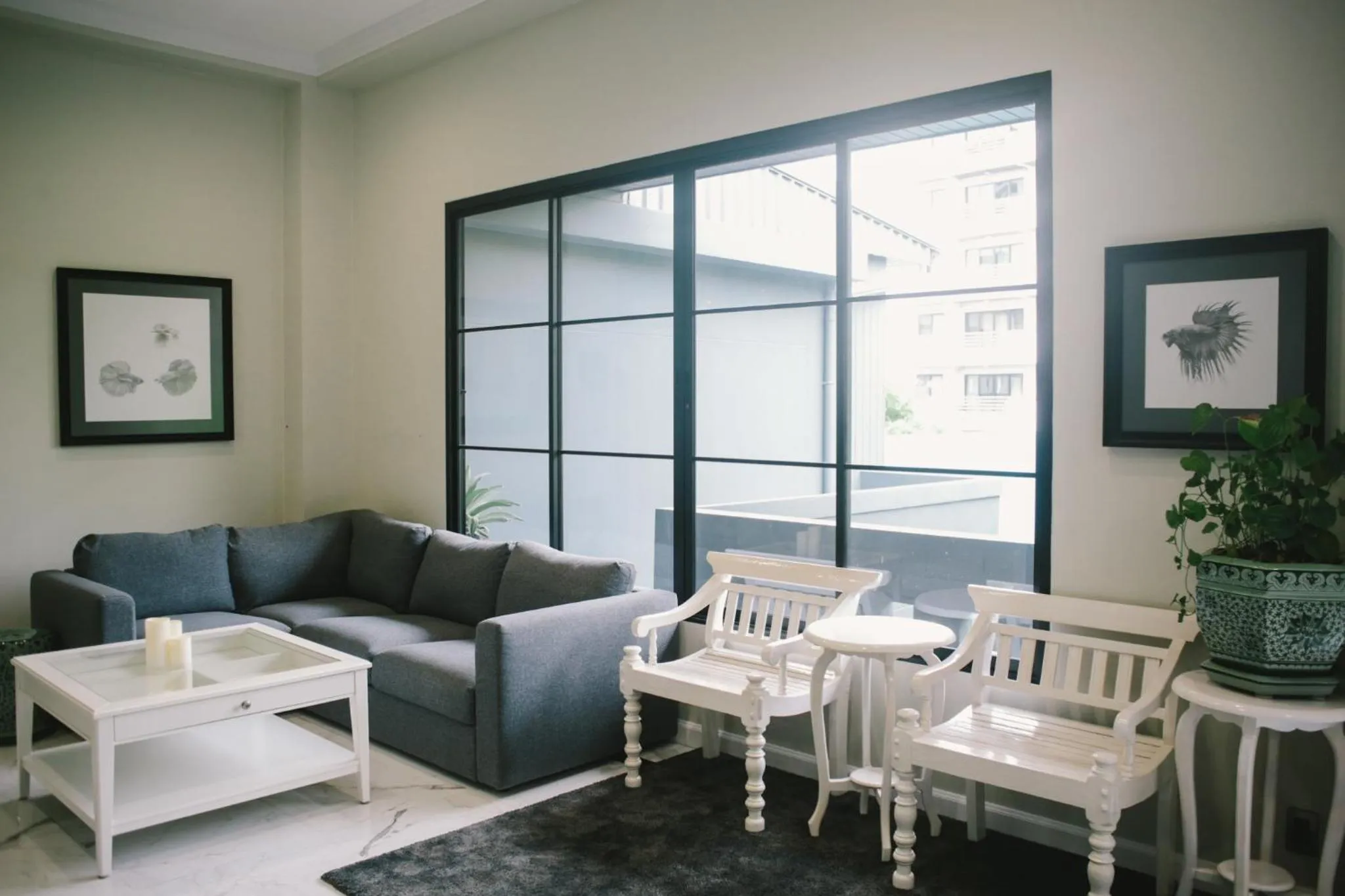 Seating area in The Residences at C&C