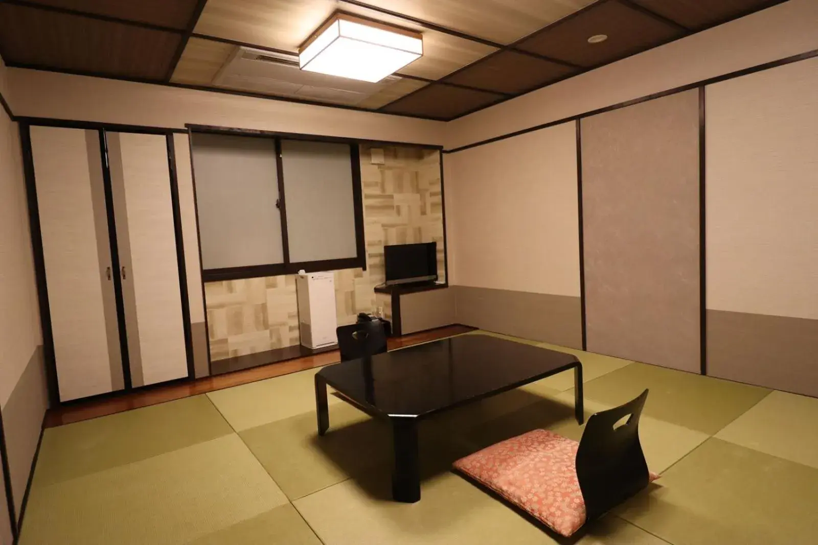 Photo of the whole room in Ryokan Miyoshi Photo of the whole room in Ryokan Miyoshi