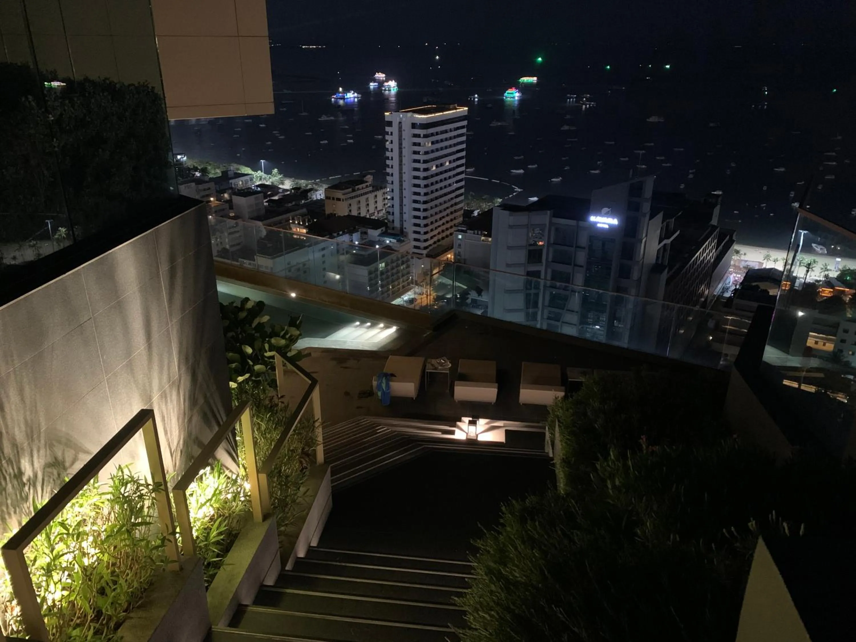 Property building in Edge Central Pattaya