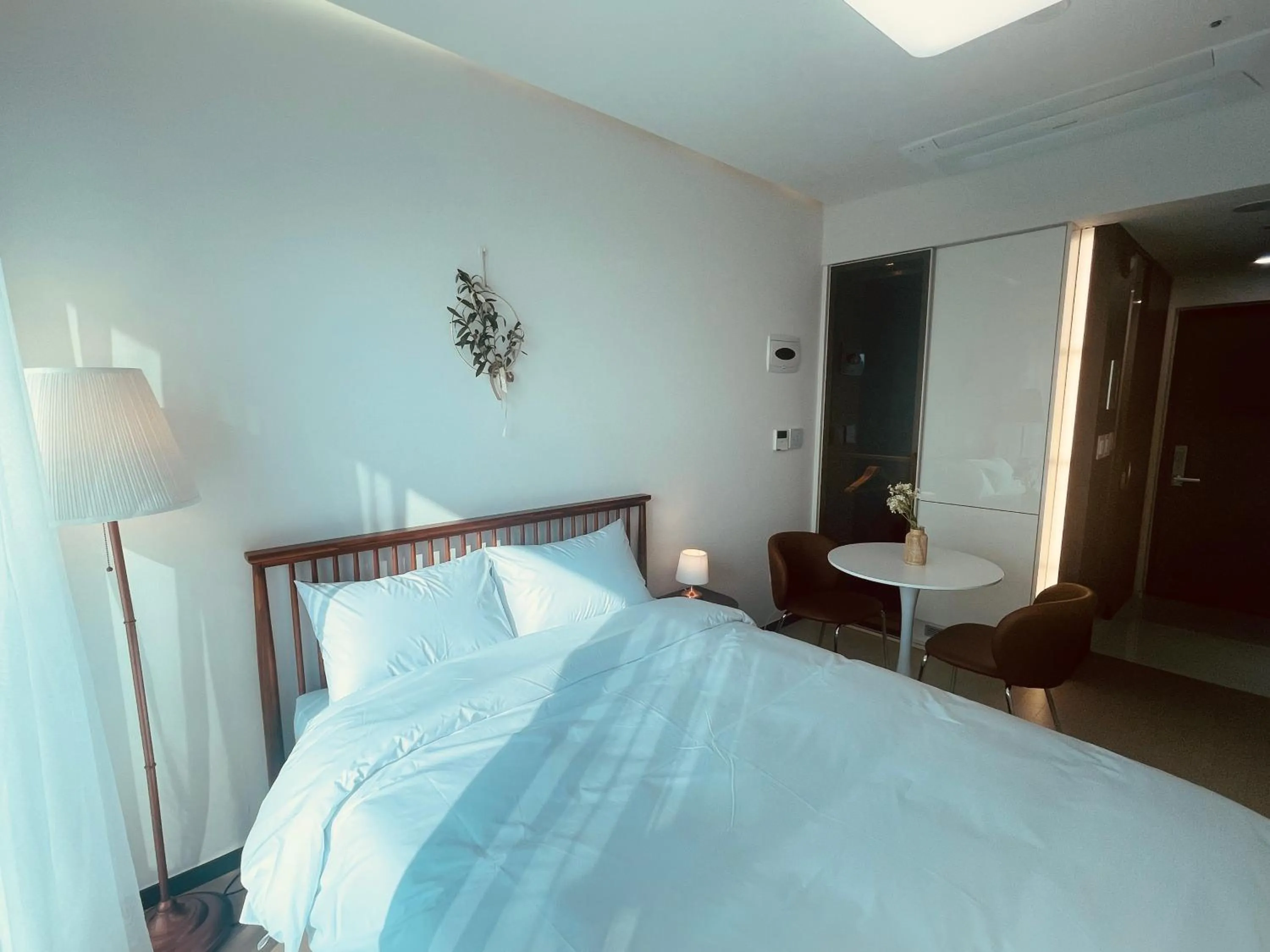 Bed in Skytop Inn The City