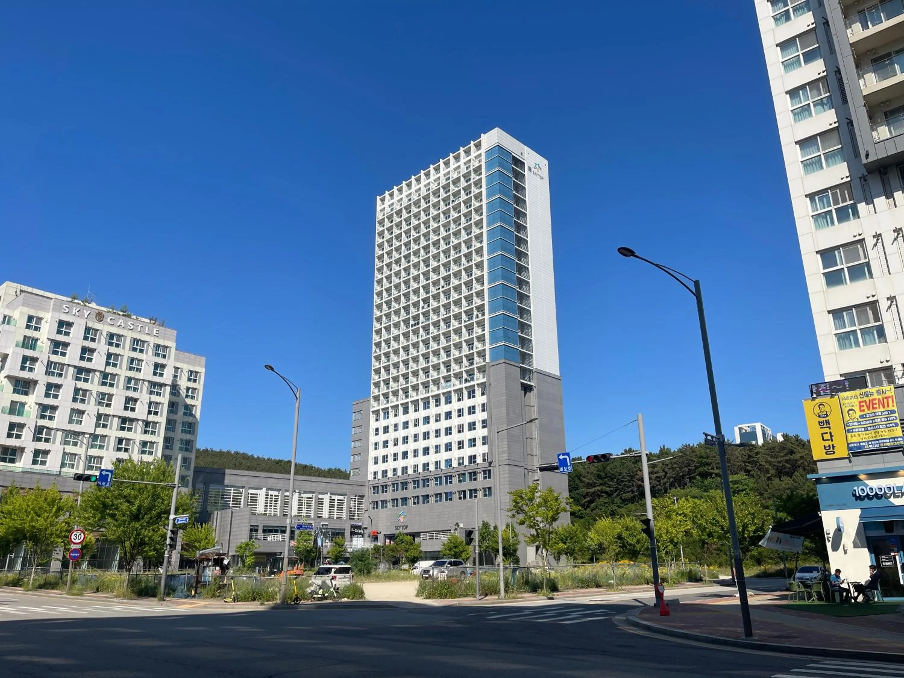 Property building in Skytop Inn The City