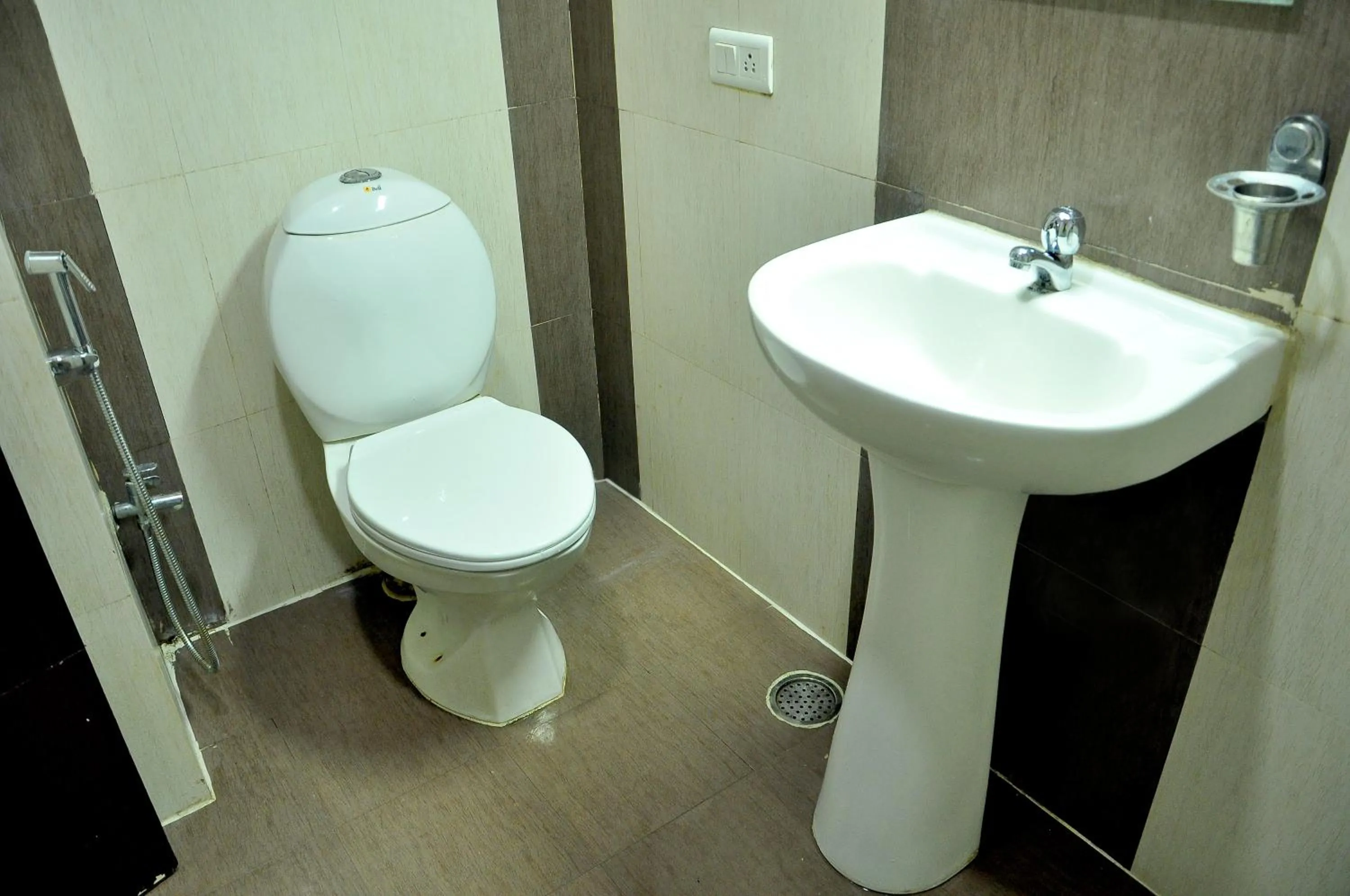 Toilet in hotel in nova