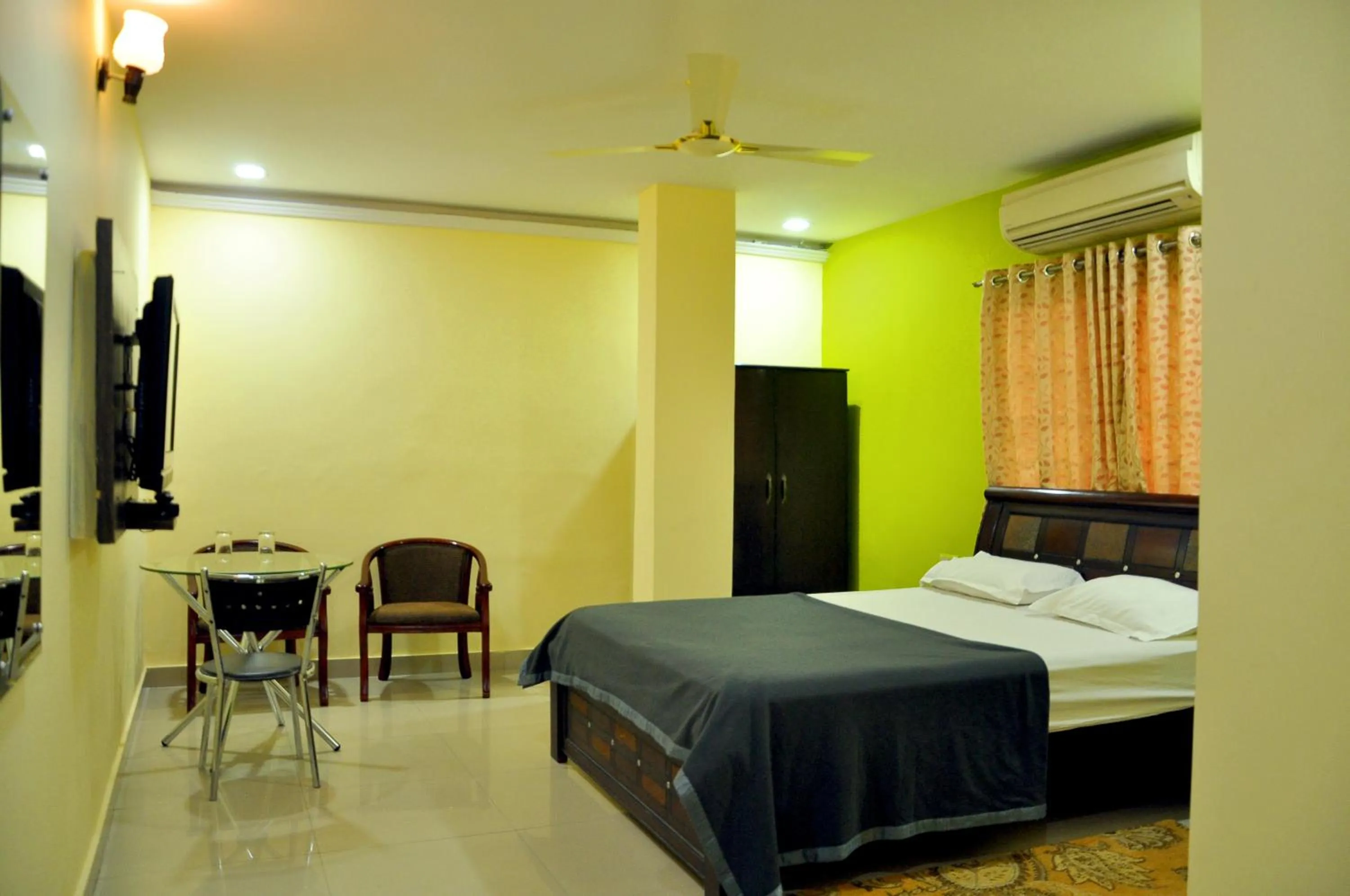 Bed in hotel in nova