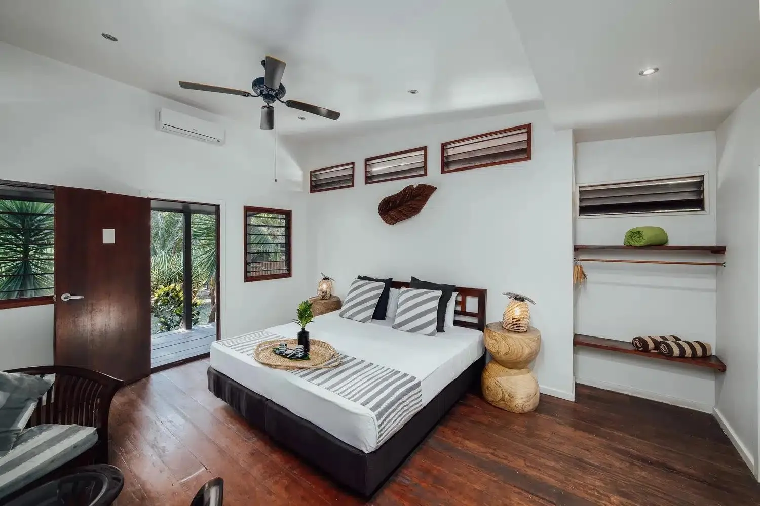 Bed in Trees and Fishes Private Retreat