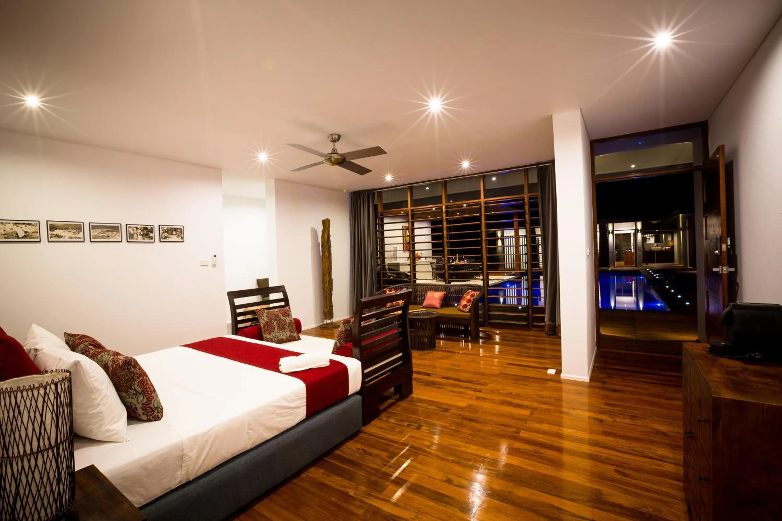 Bedroom, Bed in Trees and Fishes Private Retreat