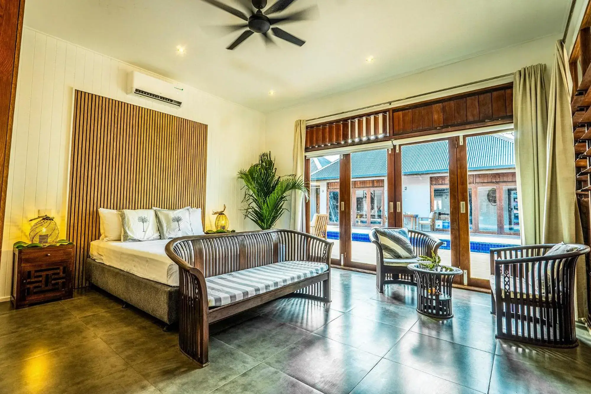 Photo of the whole room, Bed in Trees and Fishes Private Retreat Photo of the whole room, Bed in Trees and Fishes Private Retreat