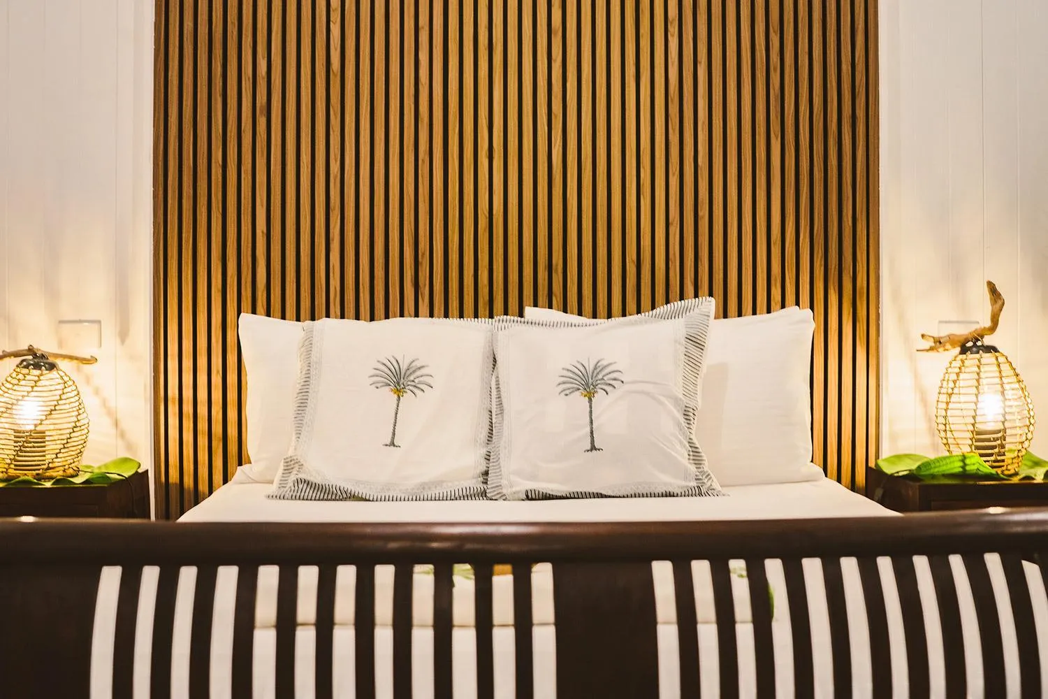 Bed in Trees and Fishes Private Retreat