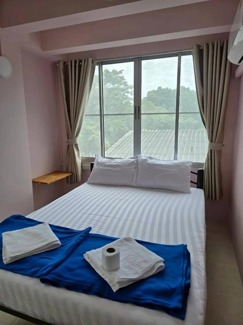 Bed in Bella Bella Riverview