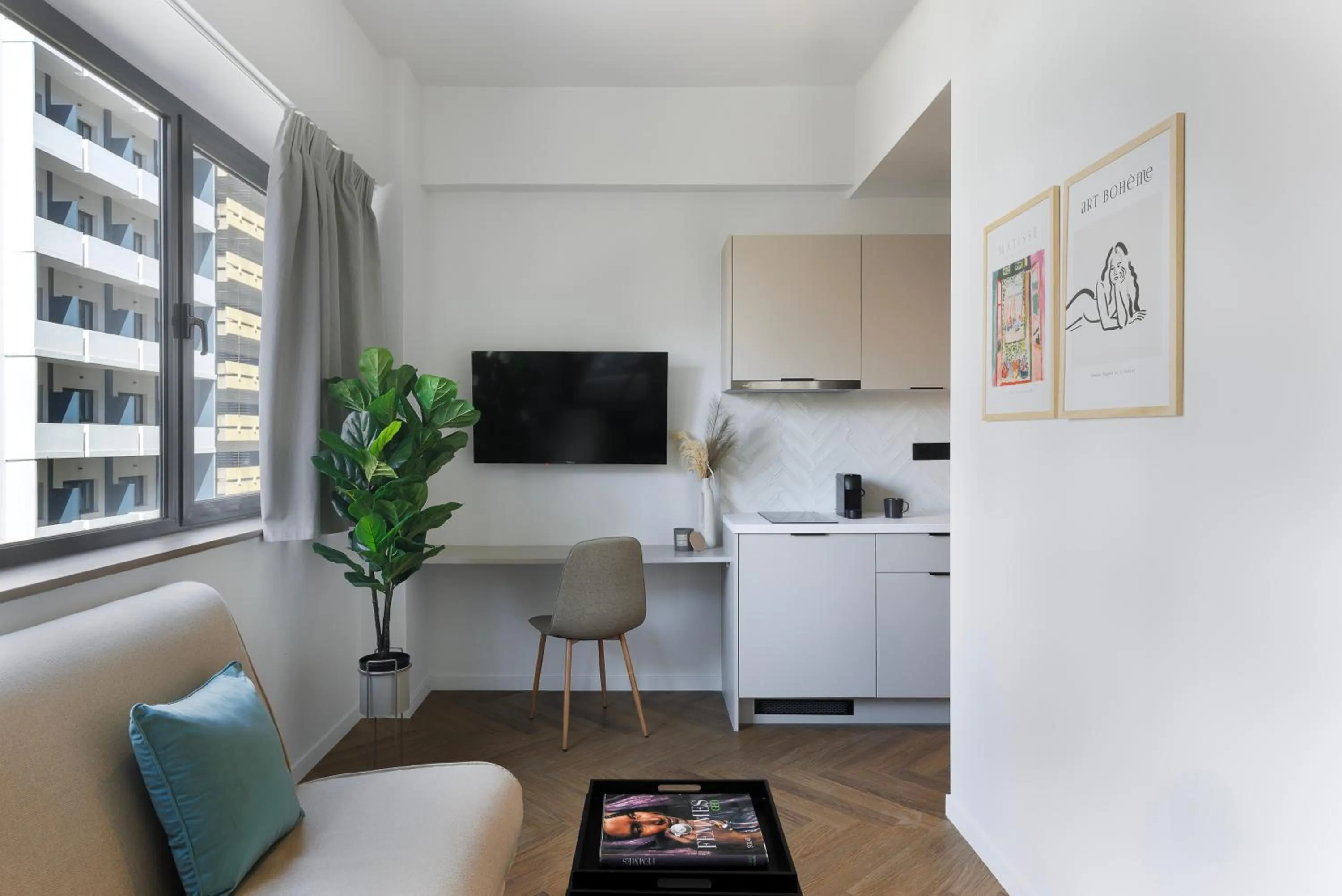 TV and multimedia in Ermass Modern Living Apartments