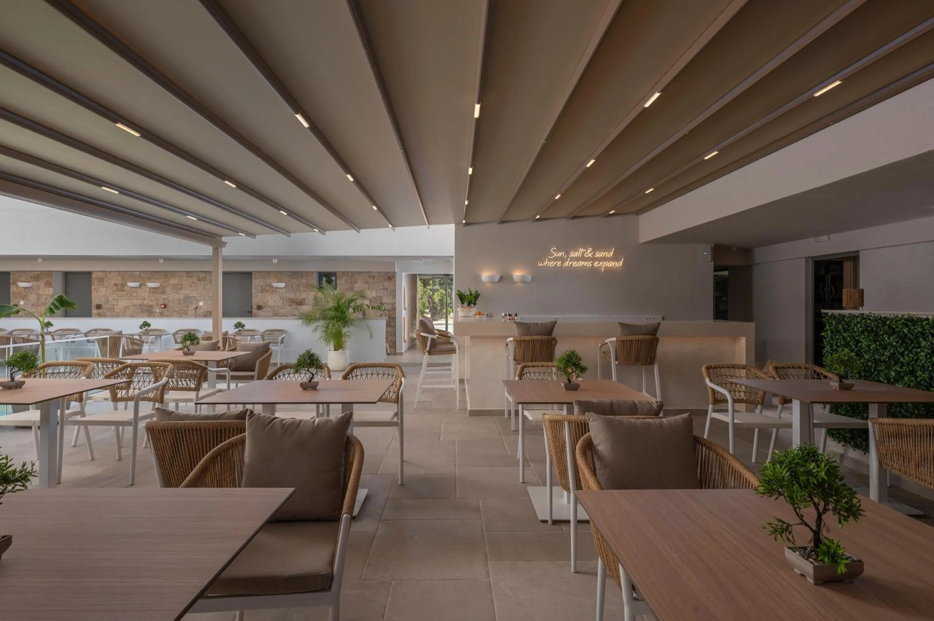 Restaurant/places to eat in Sandy Seaside Suites