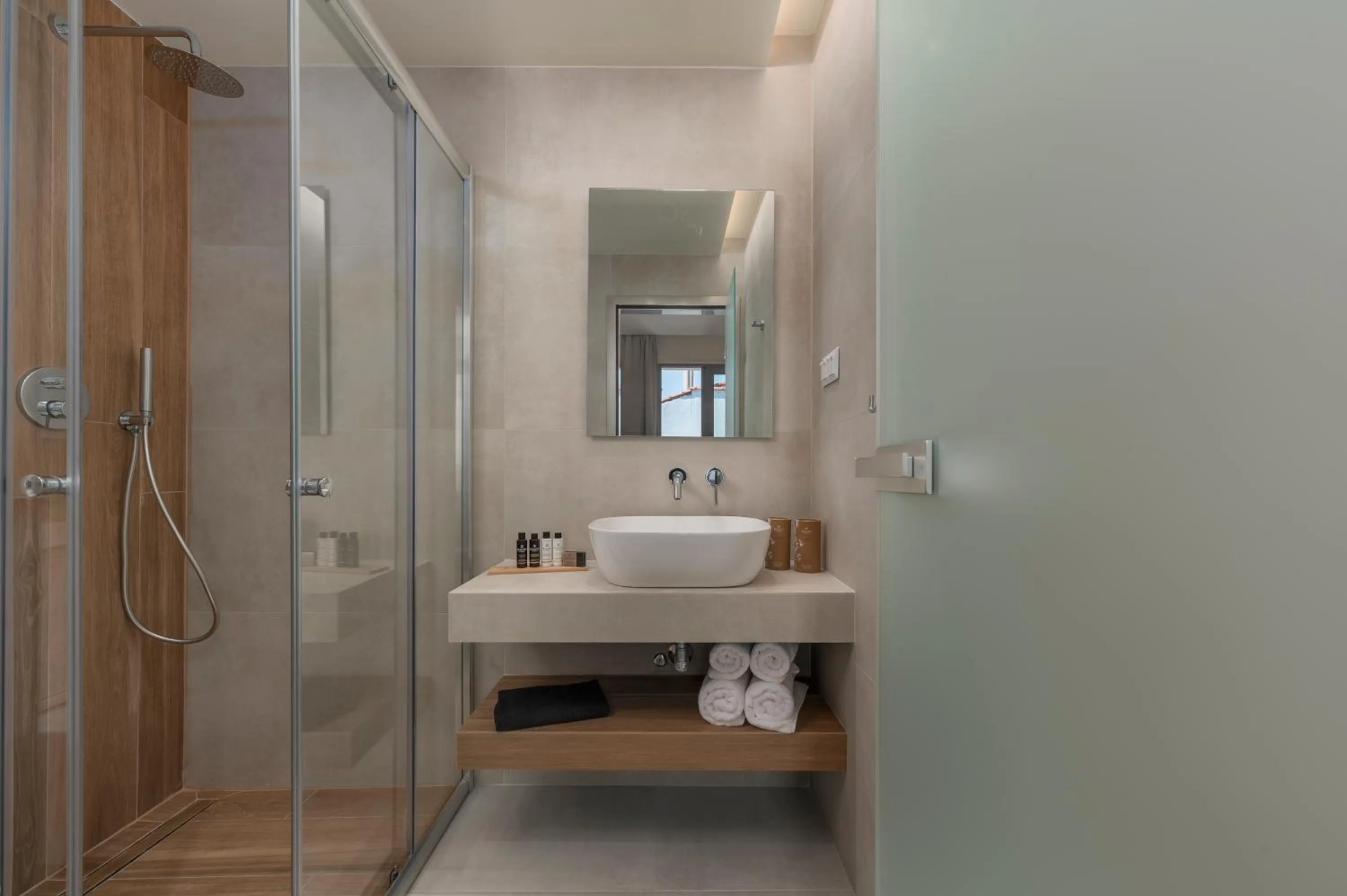 Shower in Sandy Seaside Suites