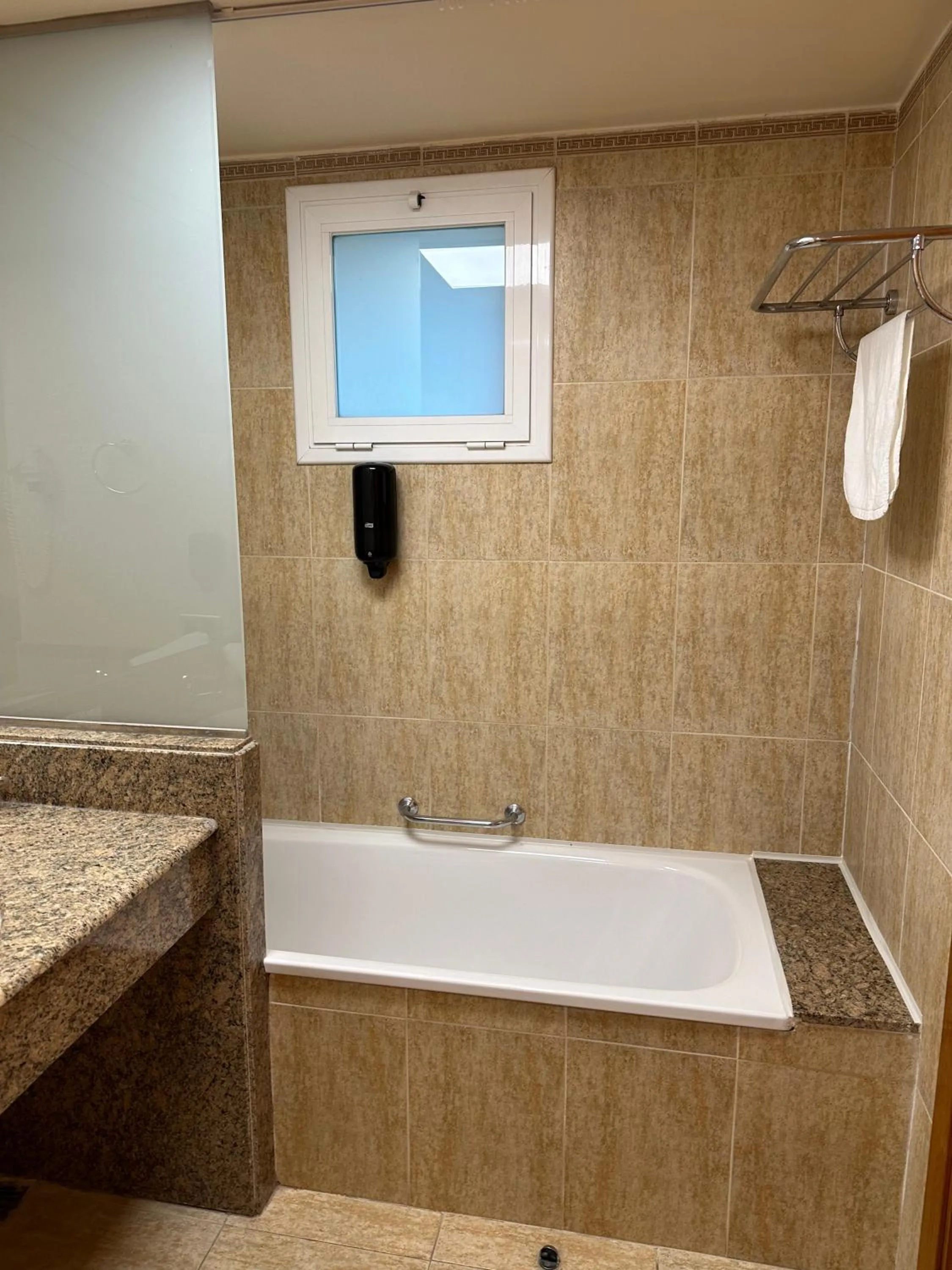 Shower in Cambrils Paradise