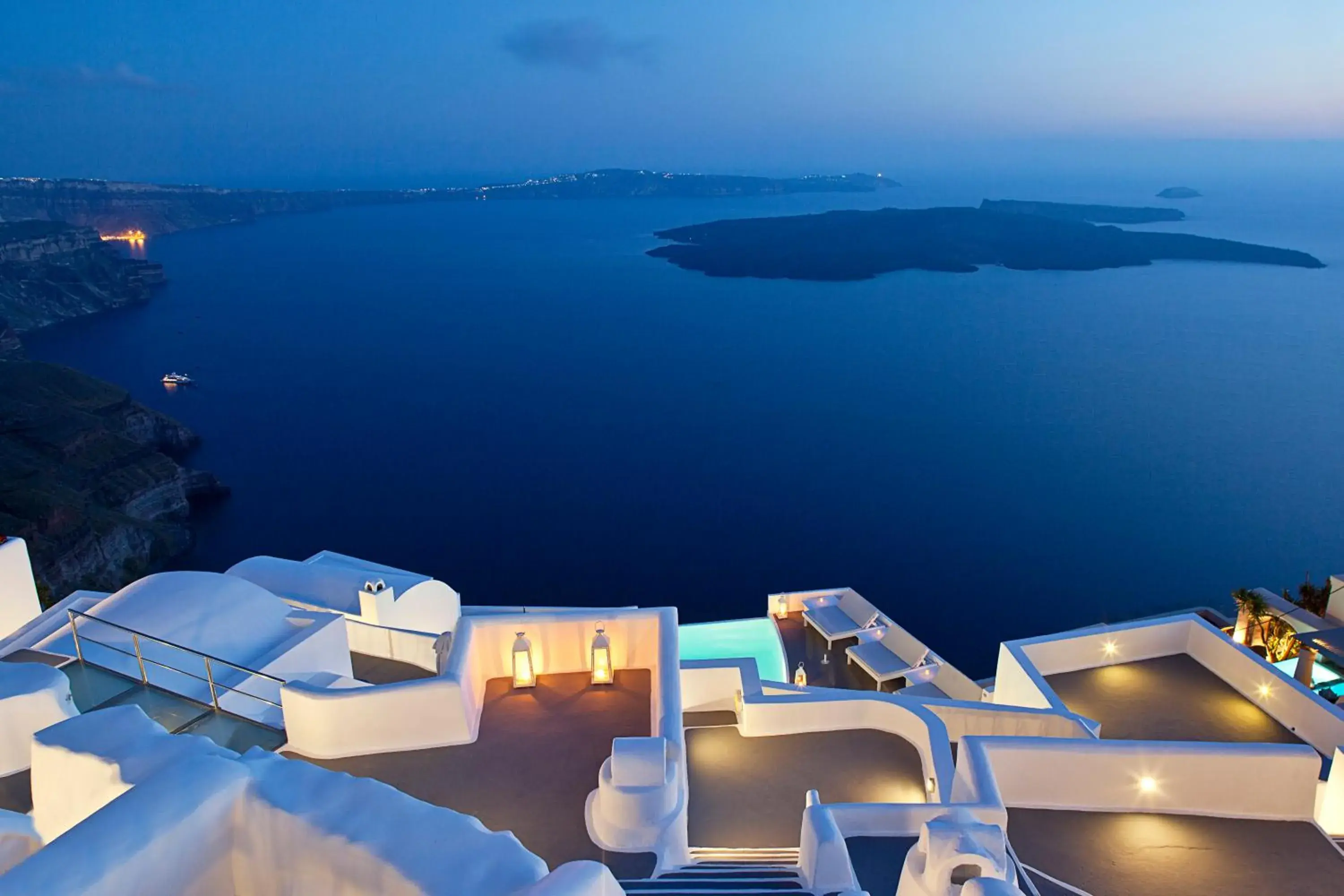 Facade/entrance in Katikies Chromata Santorini - The Leading Hotels of the World Facade/entrance in Katikies Chromata Santorini - The Leading Hotels of the World