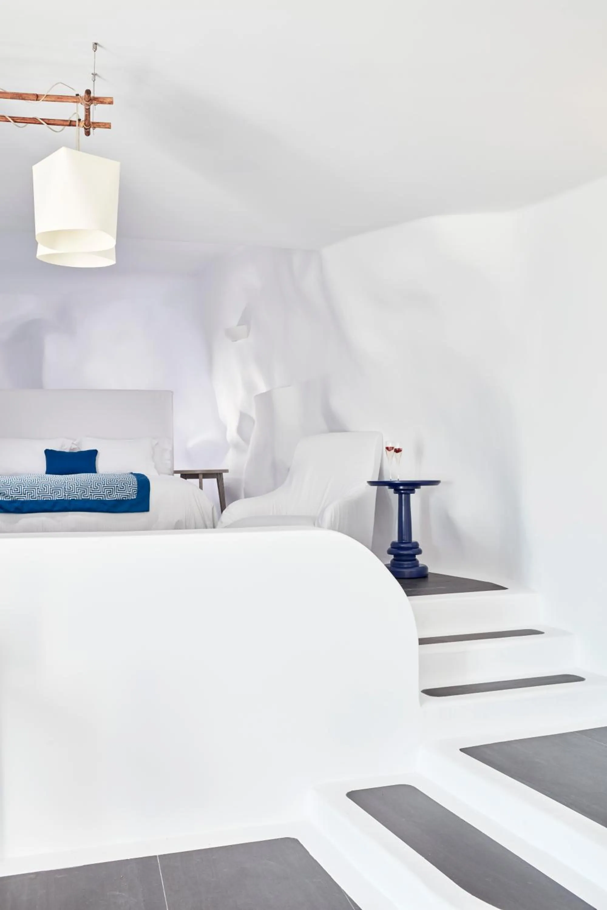 Bed in Katikies Chromata Santorini - The Leading Hotels of the World