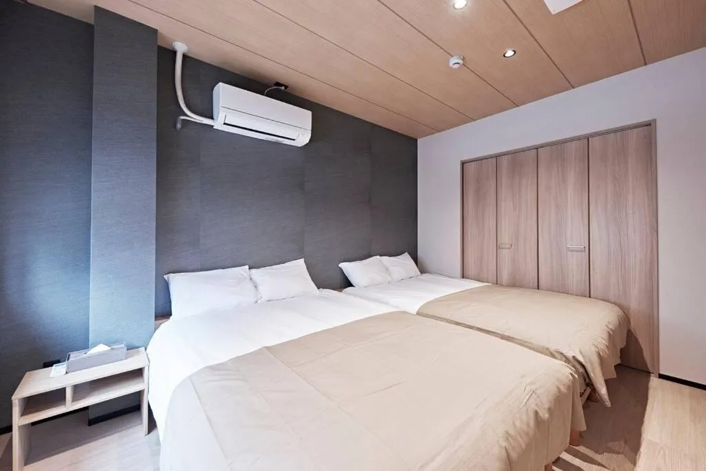 Bed in eni kuromon