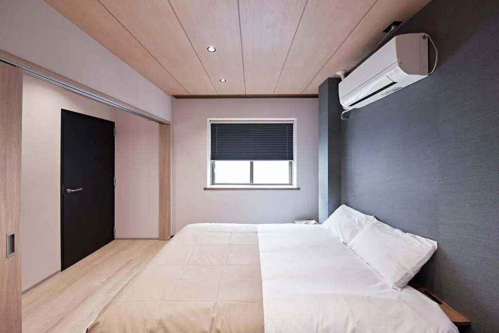 Bed in eni kuromon