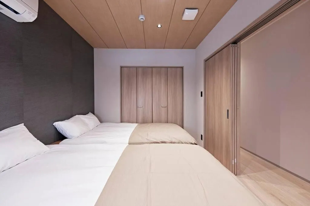 Bed in eni kuromon