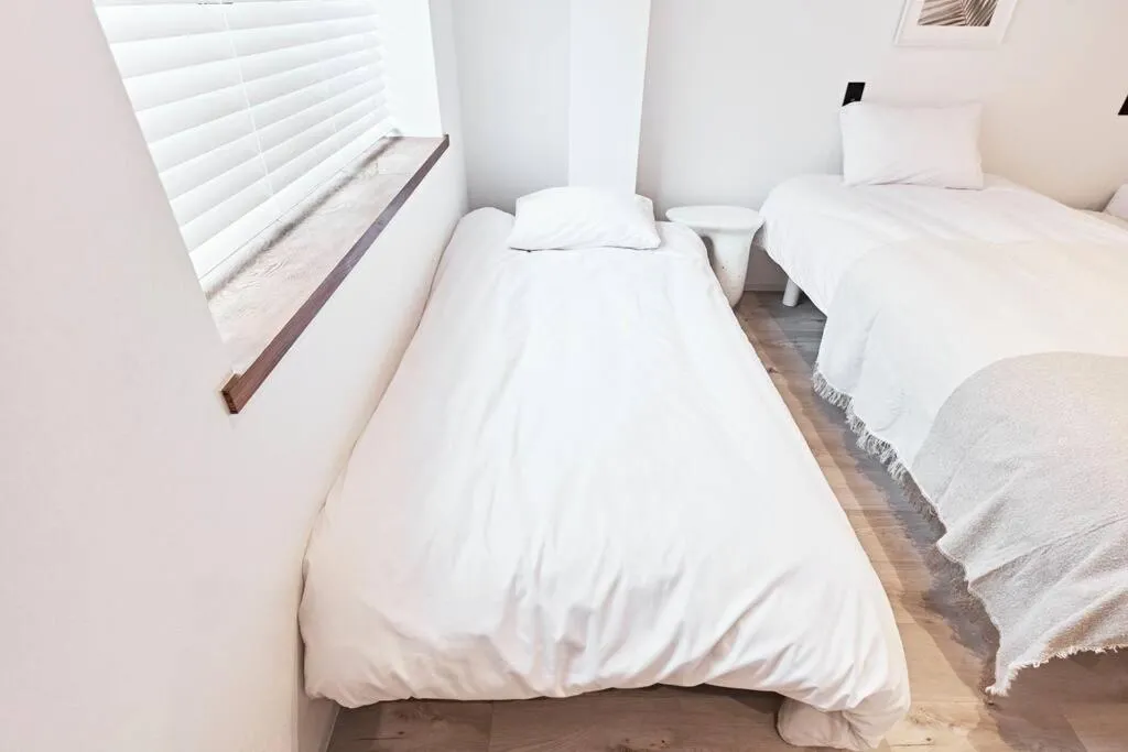 Bed in eni kuromon